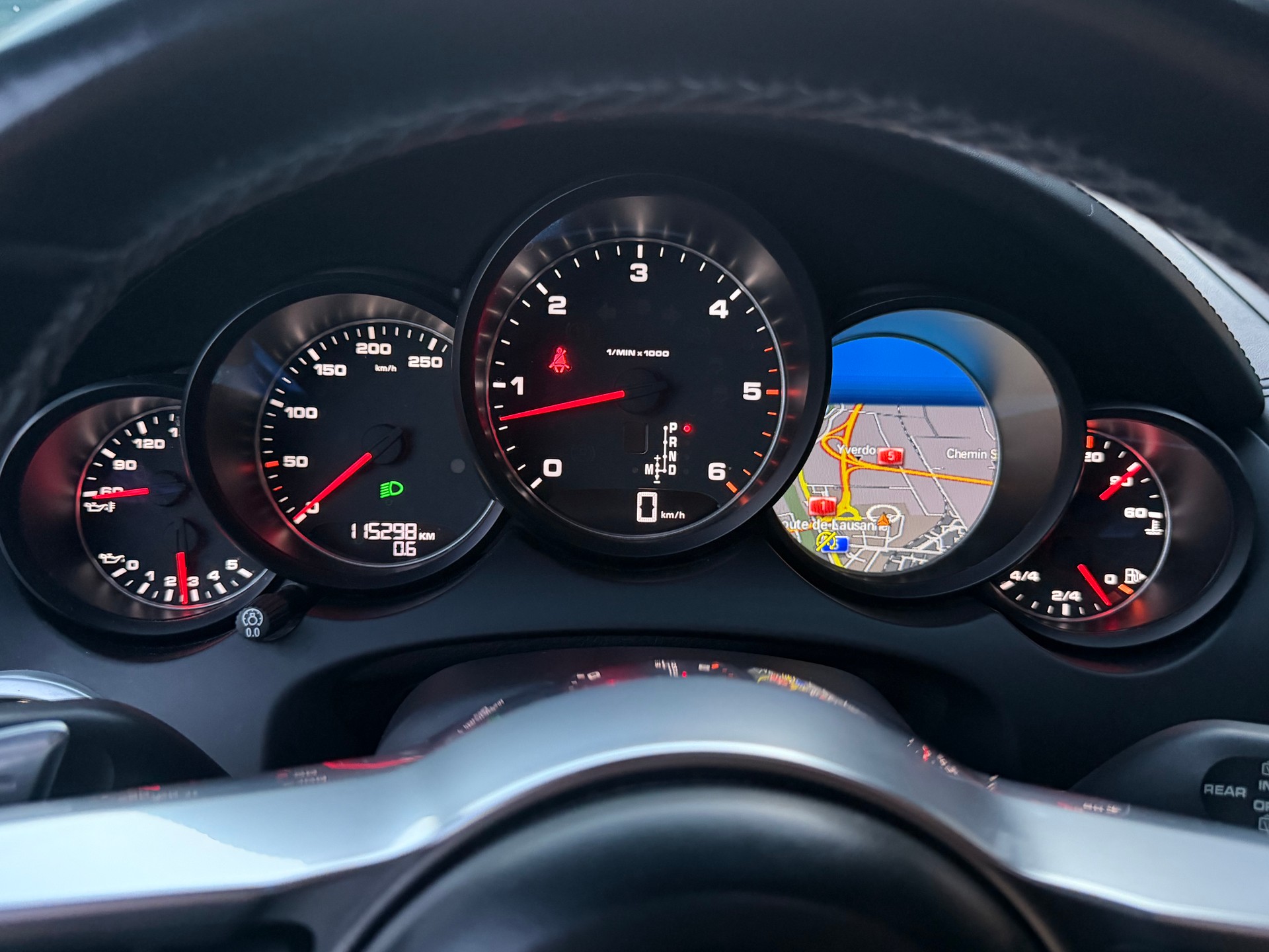 PORSCHE Cayenne Diesel Platinum Edition-image-14