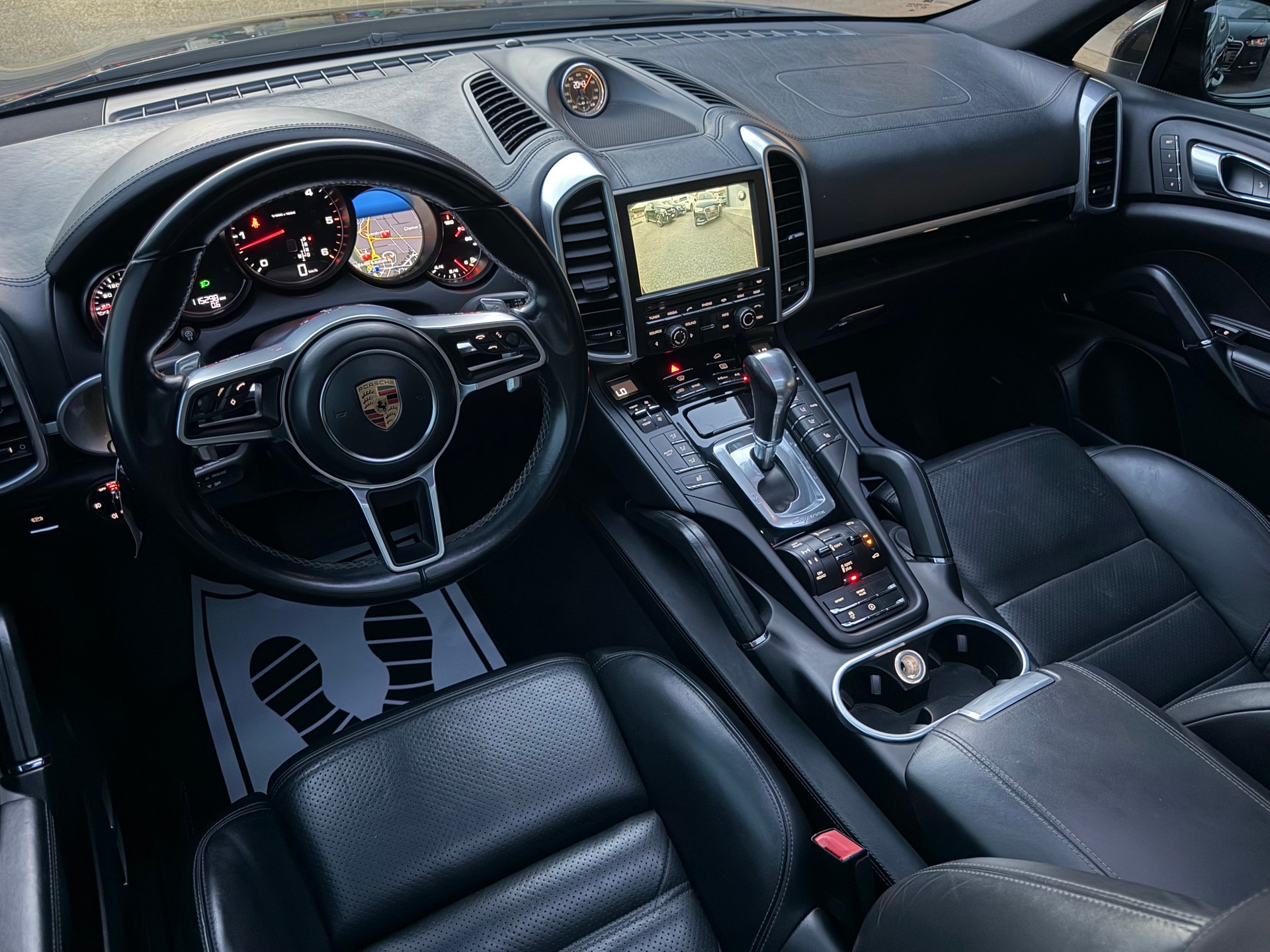 PORSCHE Cayenne Diesel Platinum Edition-image-10