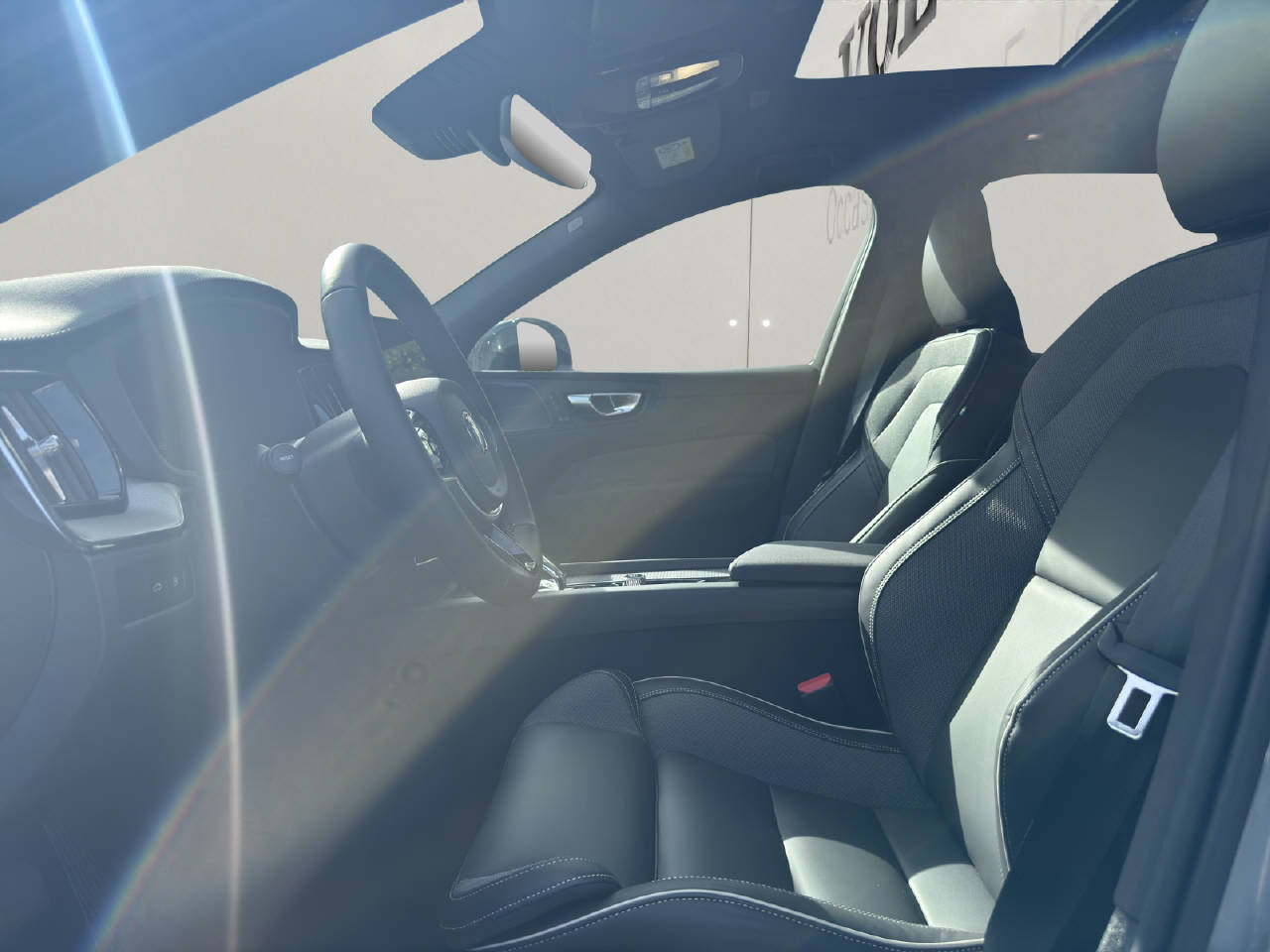 VOLVO XC60 2.0 T6 TE Black Edition eAWD-image-9