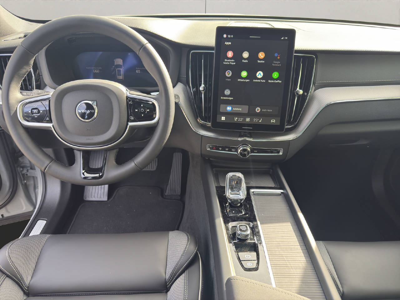 VOLVO XC60 2.0 T6 TE Black Edition eAWD-image-12
