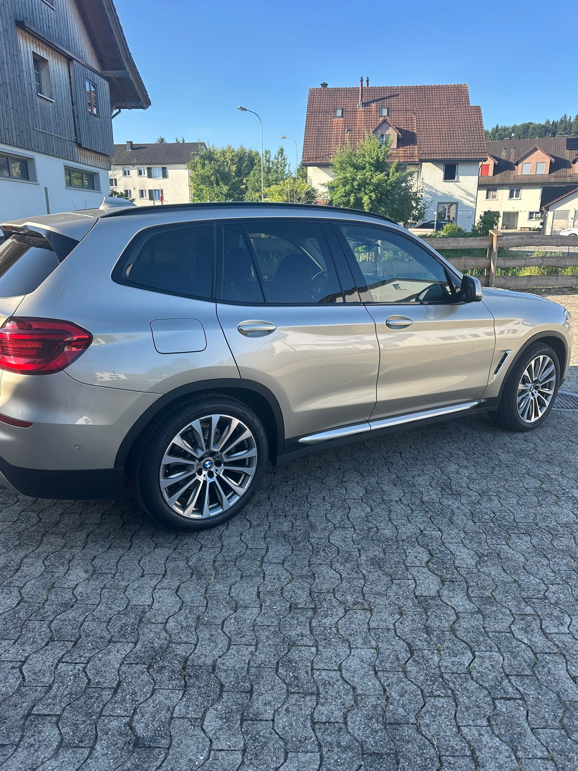 BMW 30d xDrive-image-2