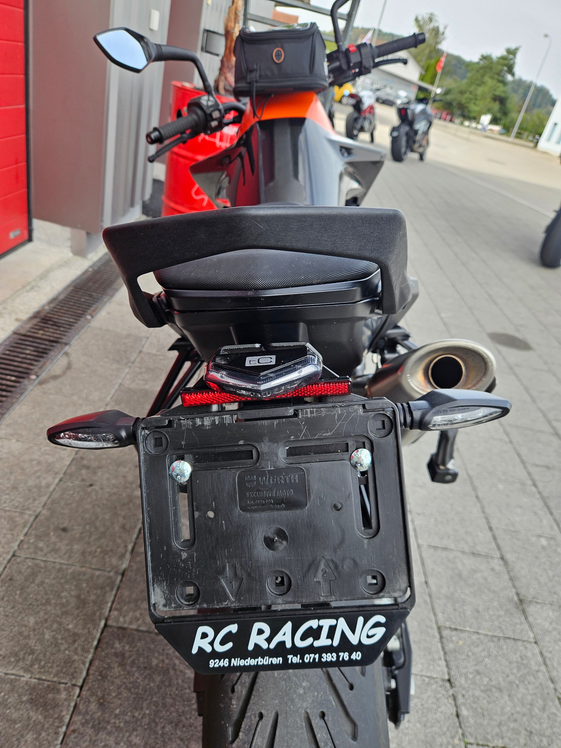 KTM 890 Duke-image-3