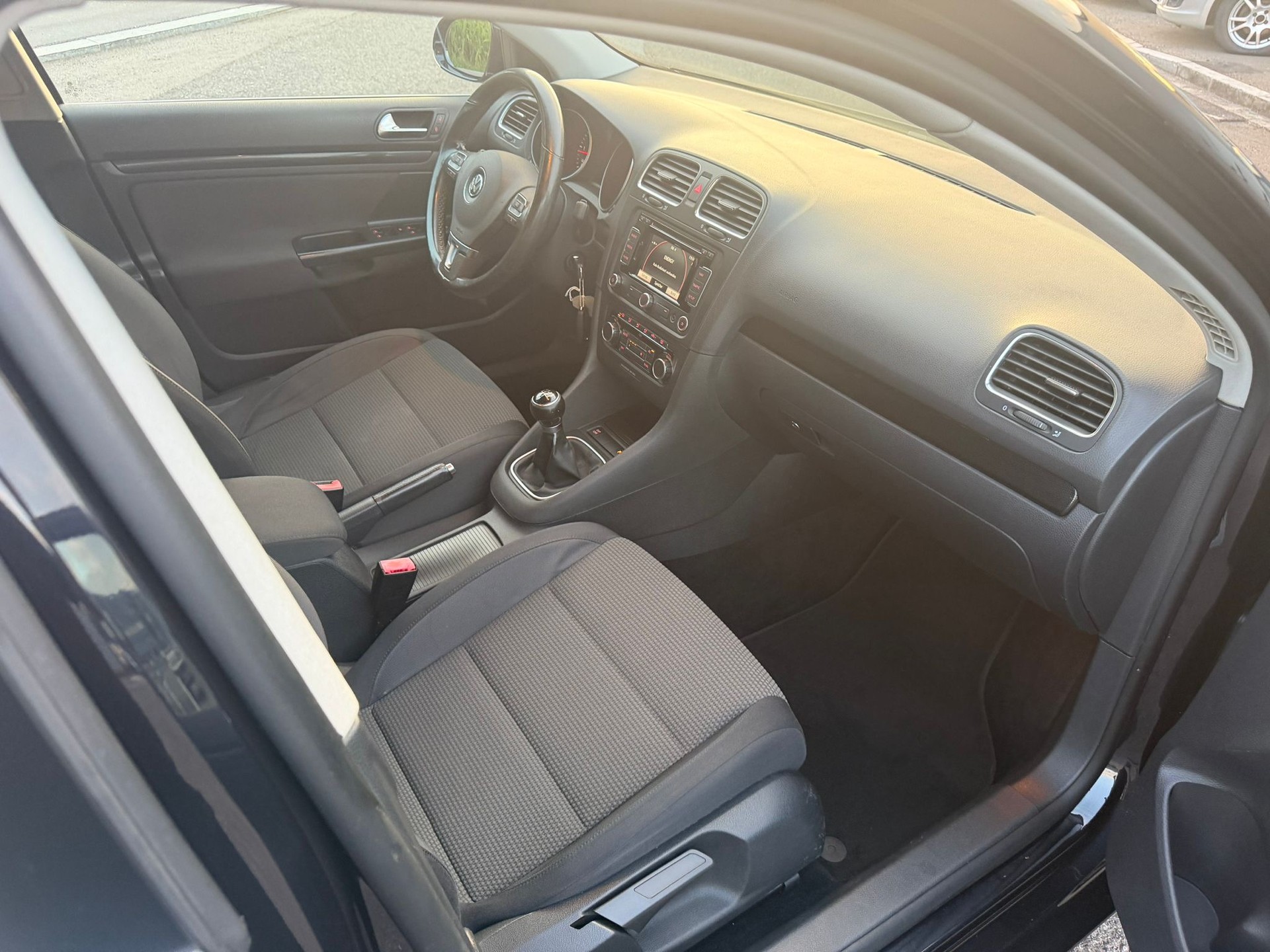 VW Golf Variant 1.6 TDI Comfortline-image-8