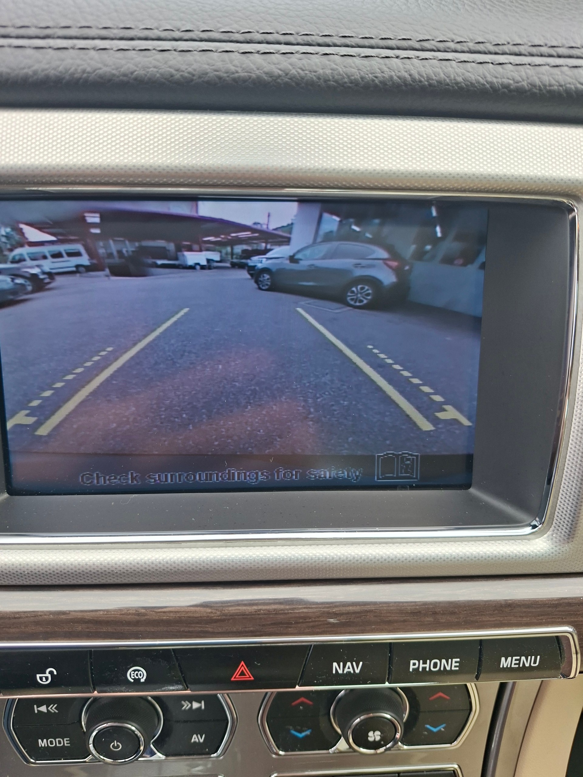 JAGUAR XF 2.2d-image-10