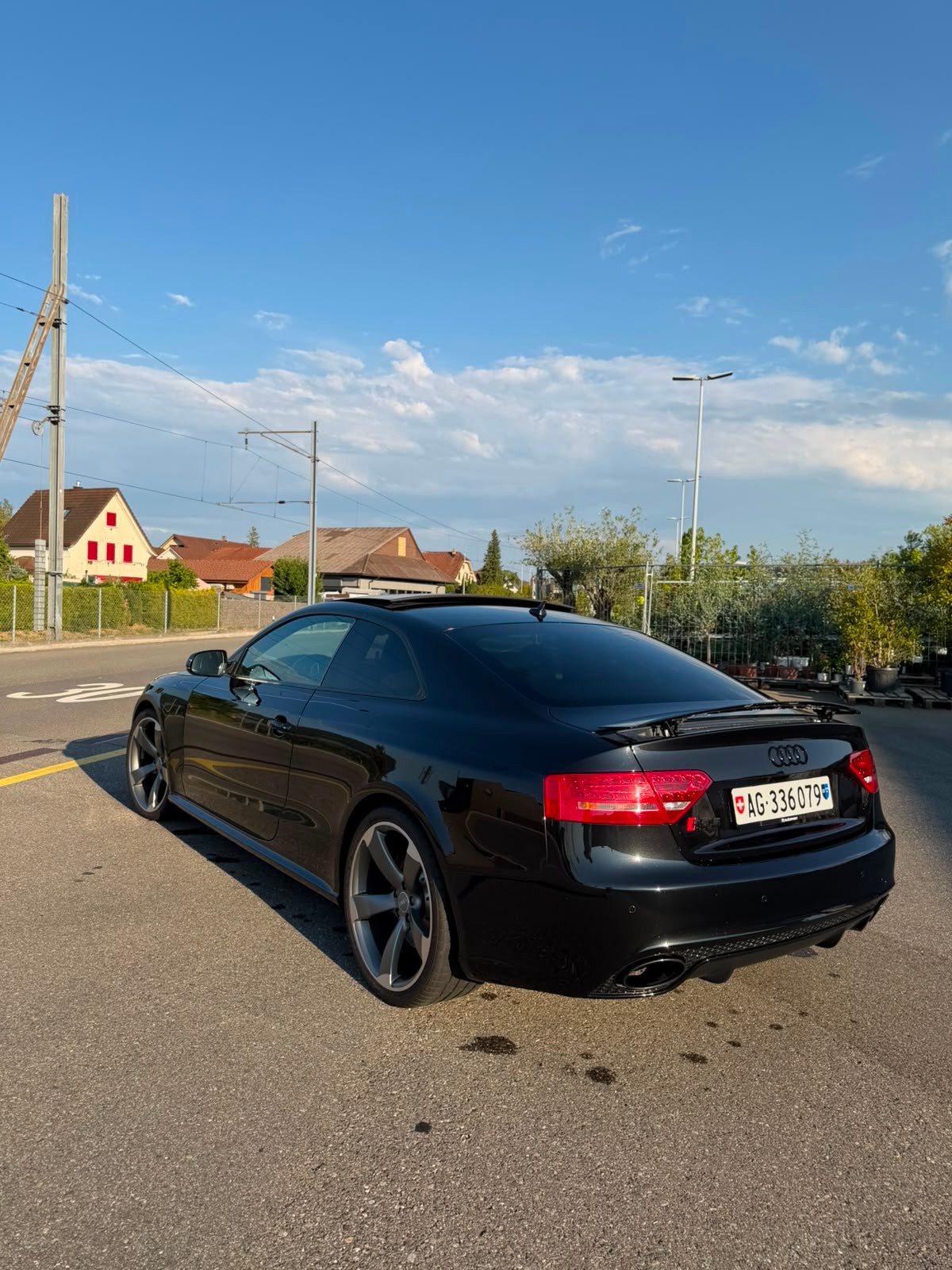 AUDI 4.2 V8 FSI quattro S-Tronic-image-2
