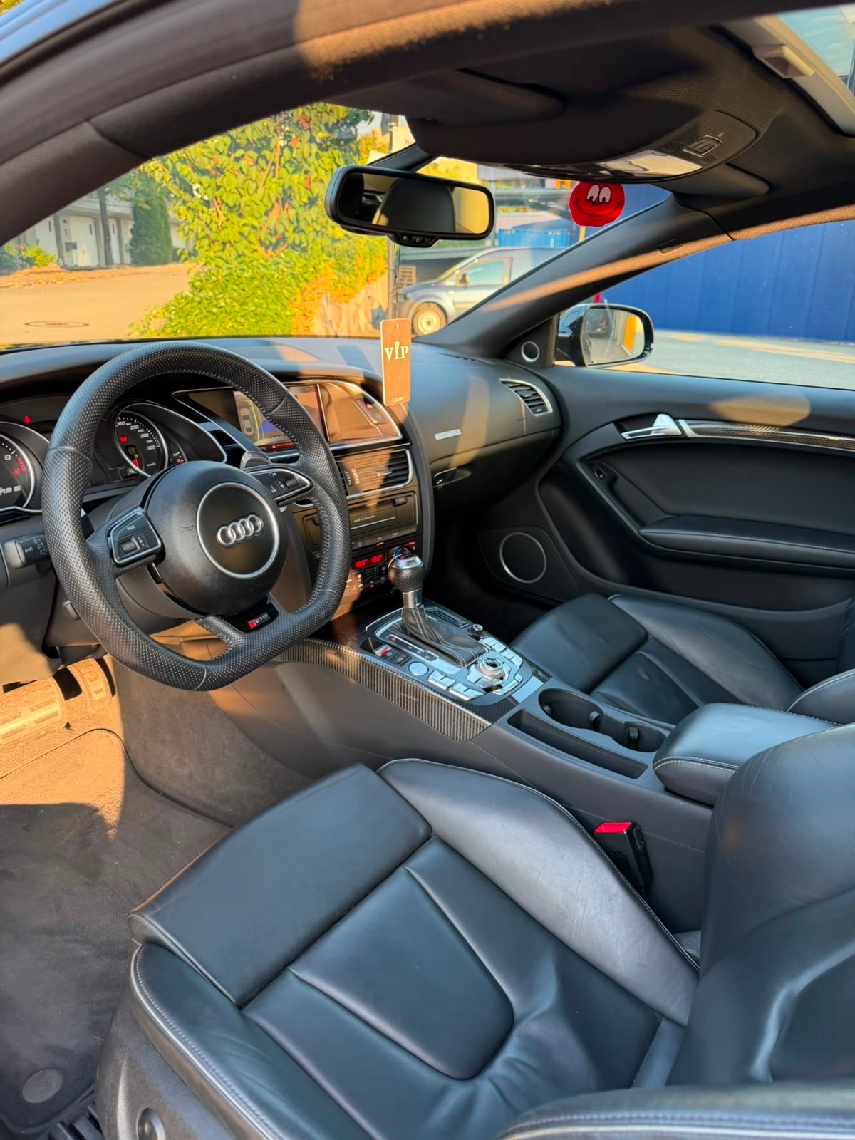 AUDI 4.2 V8 FSI quattro S-Tronic-image-3