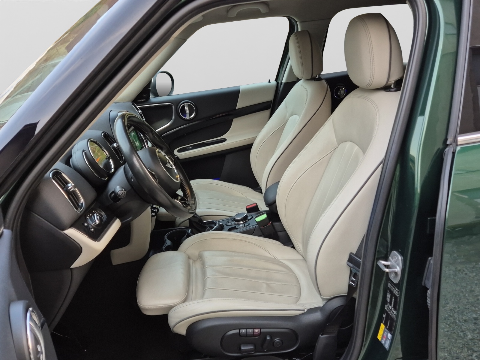 MINI Countryman Cooper S E ALL4 Steptronic-image-12