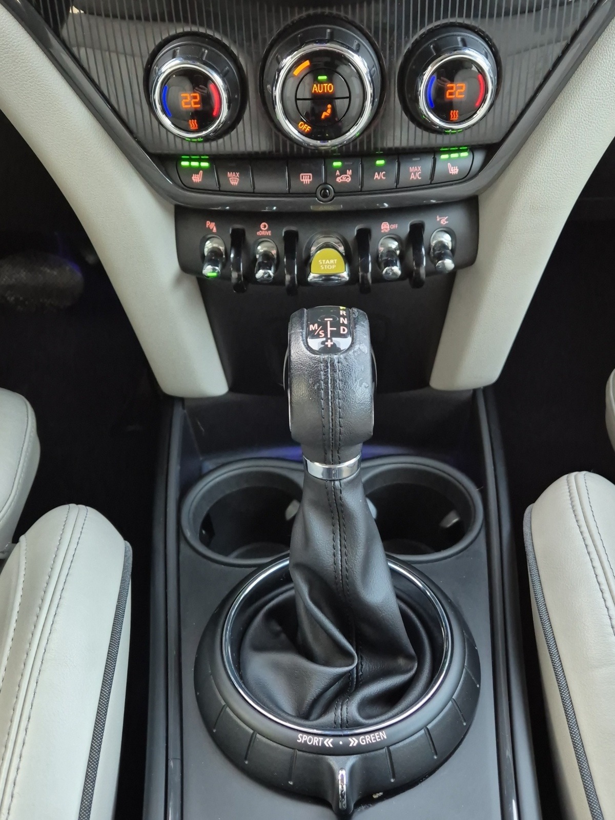 MINI Countryman Cooper S E ALL4 Steptronic-image-14