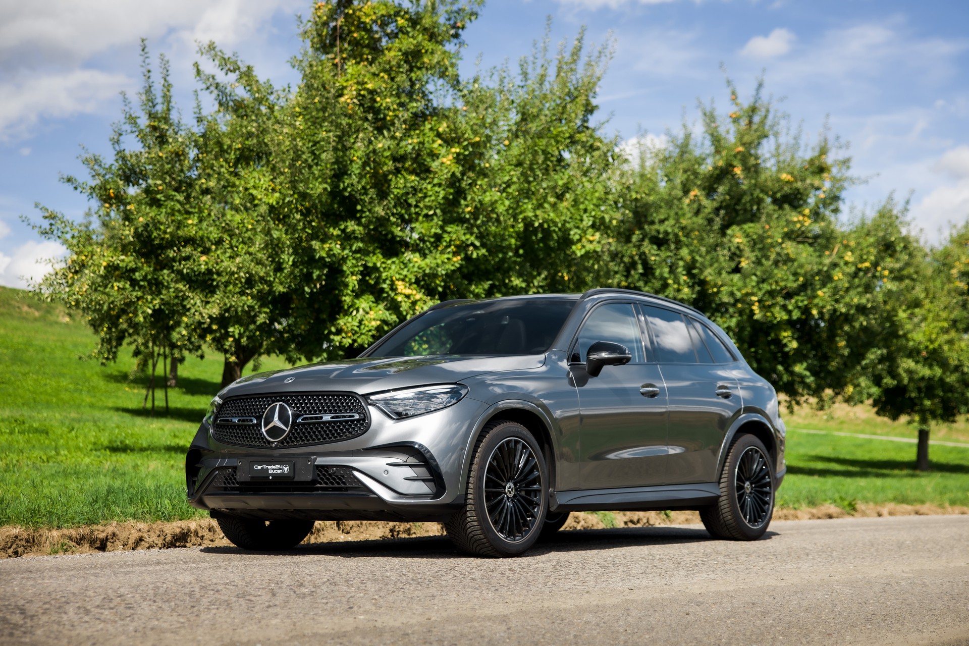 MERCEDES-BENZ GLC 300 4Matic AMG Line 9G-Tronic-image-0