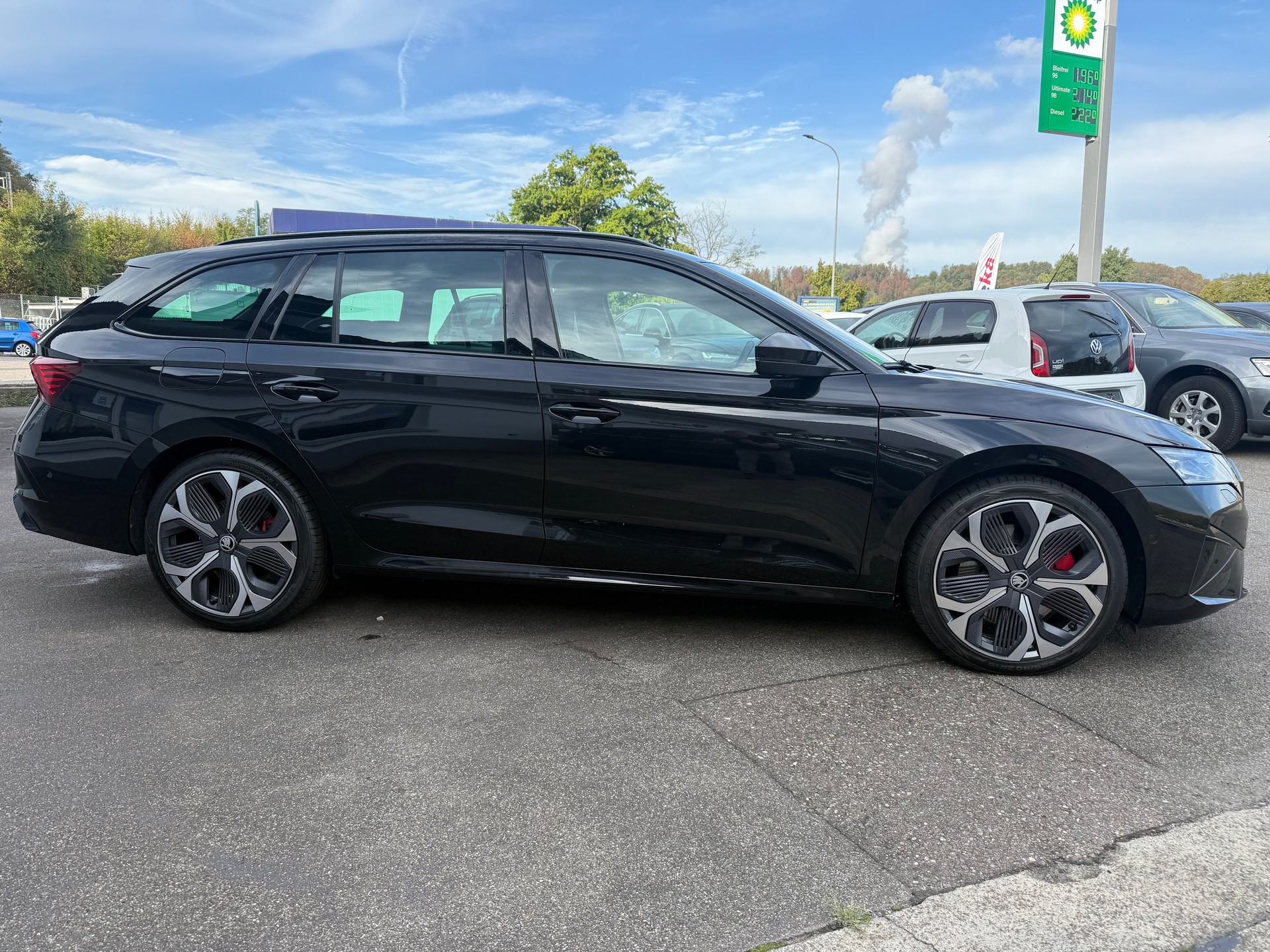SKODA Octavia Combi 2.0 TSI DSG RS-image-3