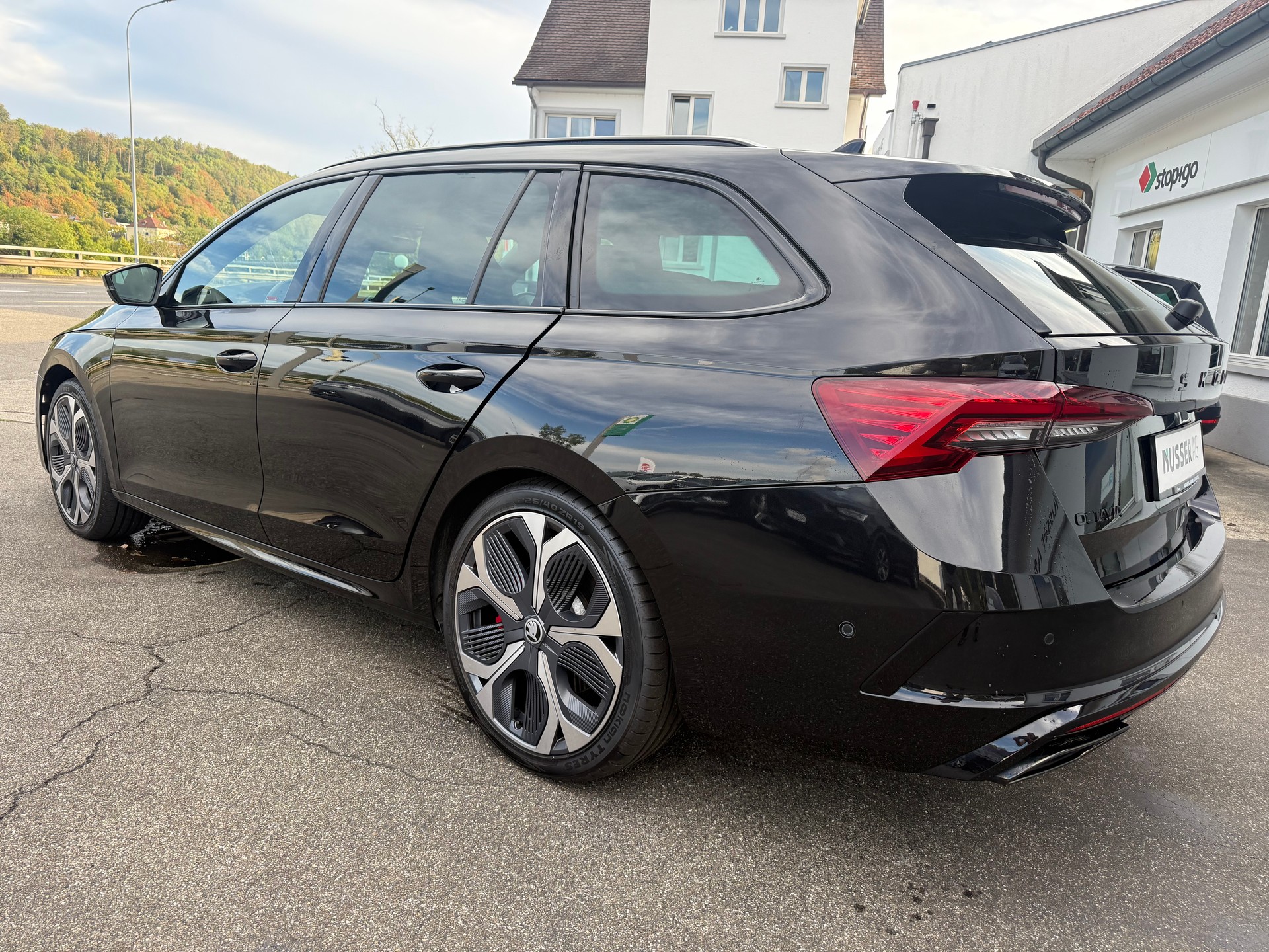 SKODA Octavia Combi 2.0 TSI DSG RS-image-6