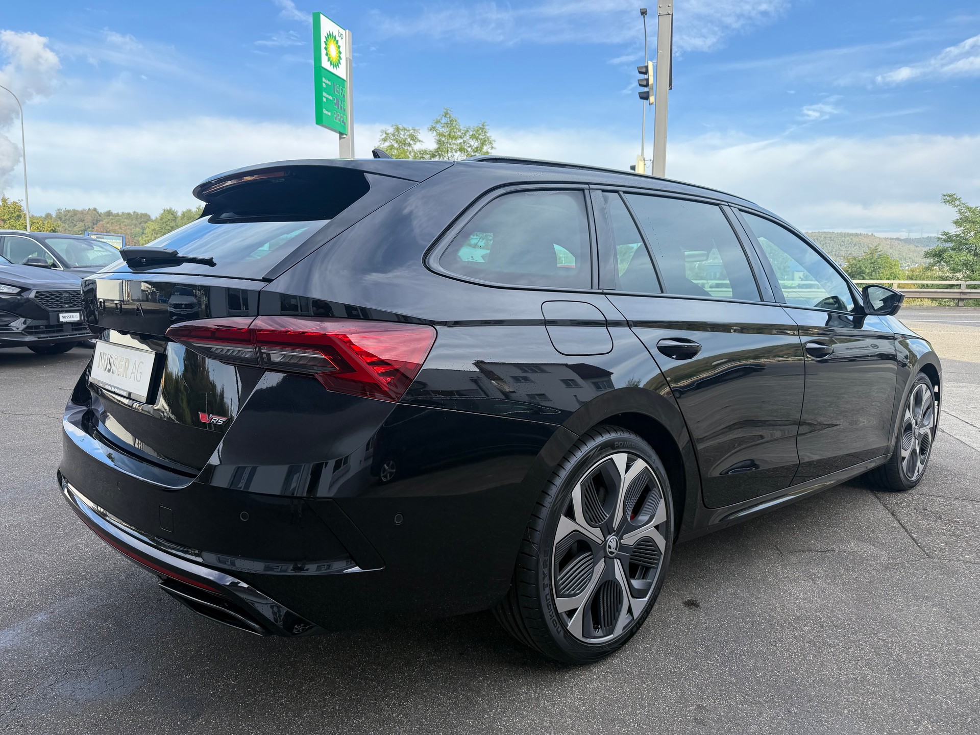 SKODA Octavia Combi 2.0 TSI DSG RS-image-4
