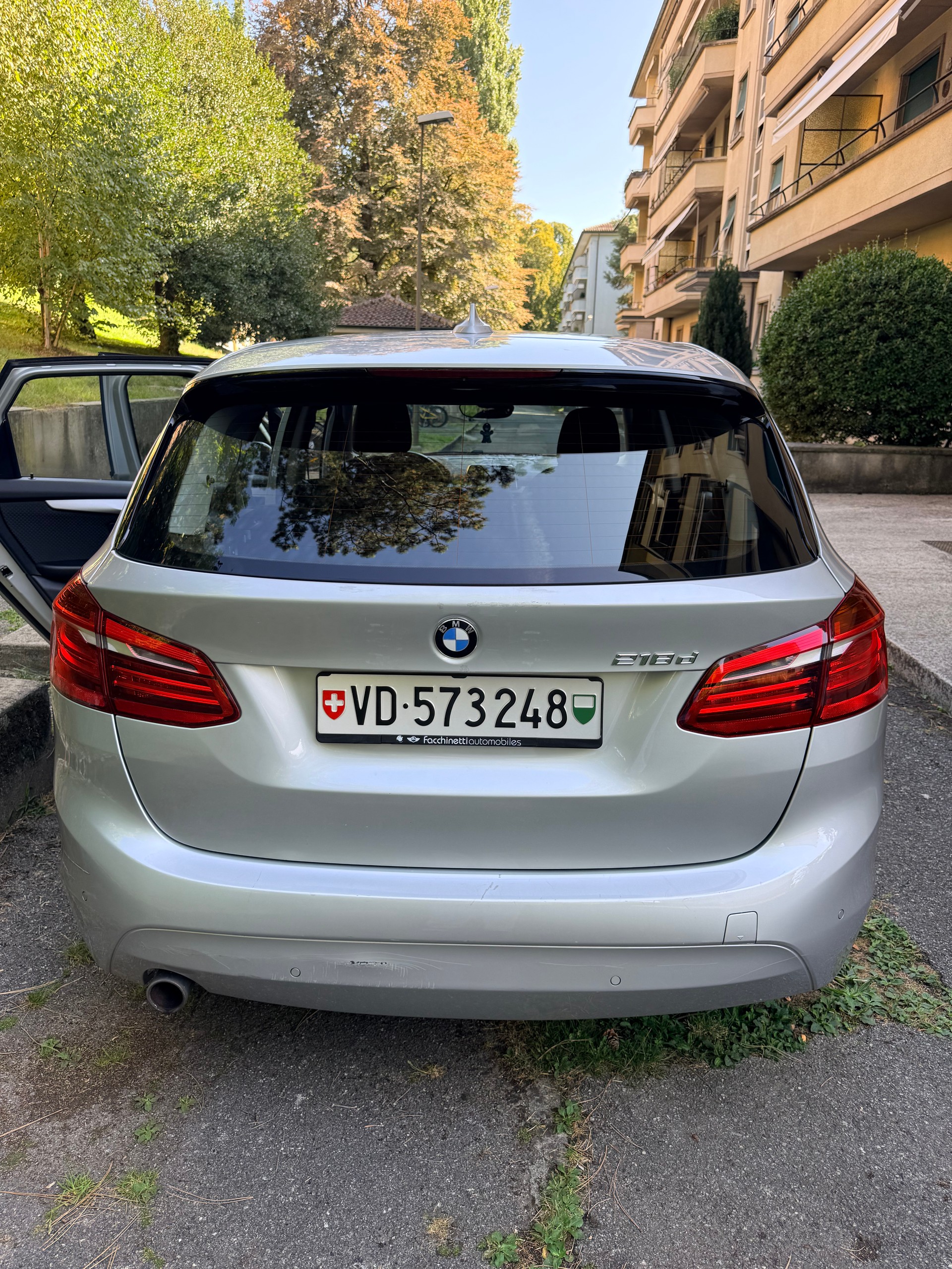 BMW 218d-image-1