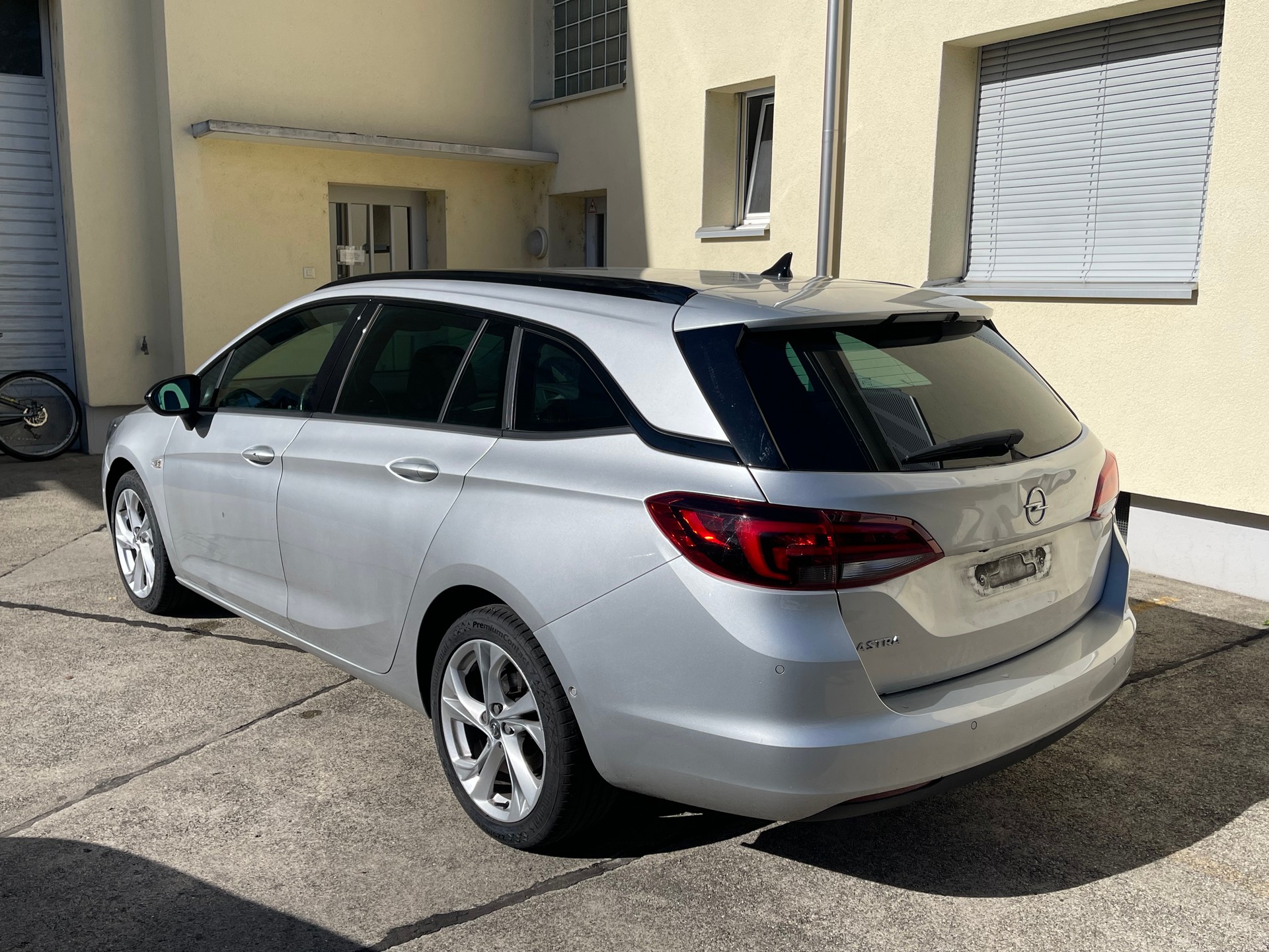 OPEL Astra Sports Tourer 1.5 CDTi Edition-image-2