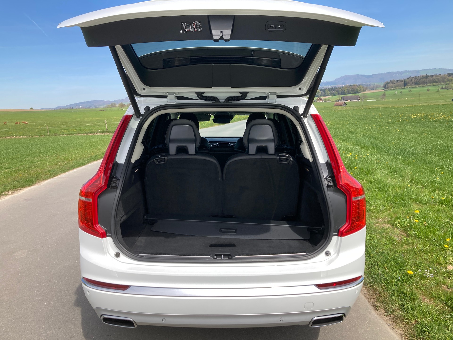 VOLVO XC90 T8 eAWD R-Design Expression Geartronic-image-5