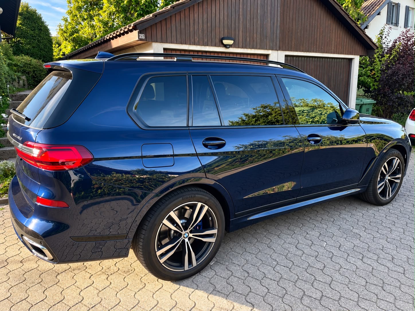 BMW 40d xDrive-image-1