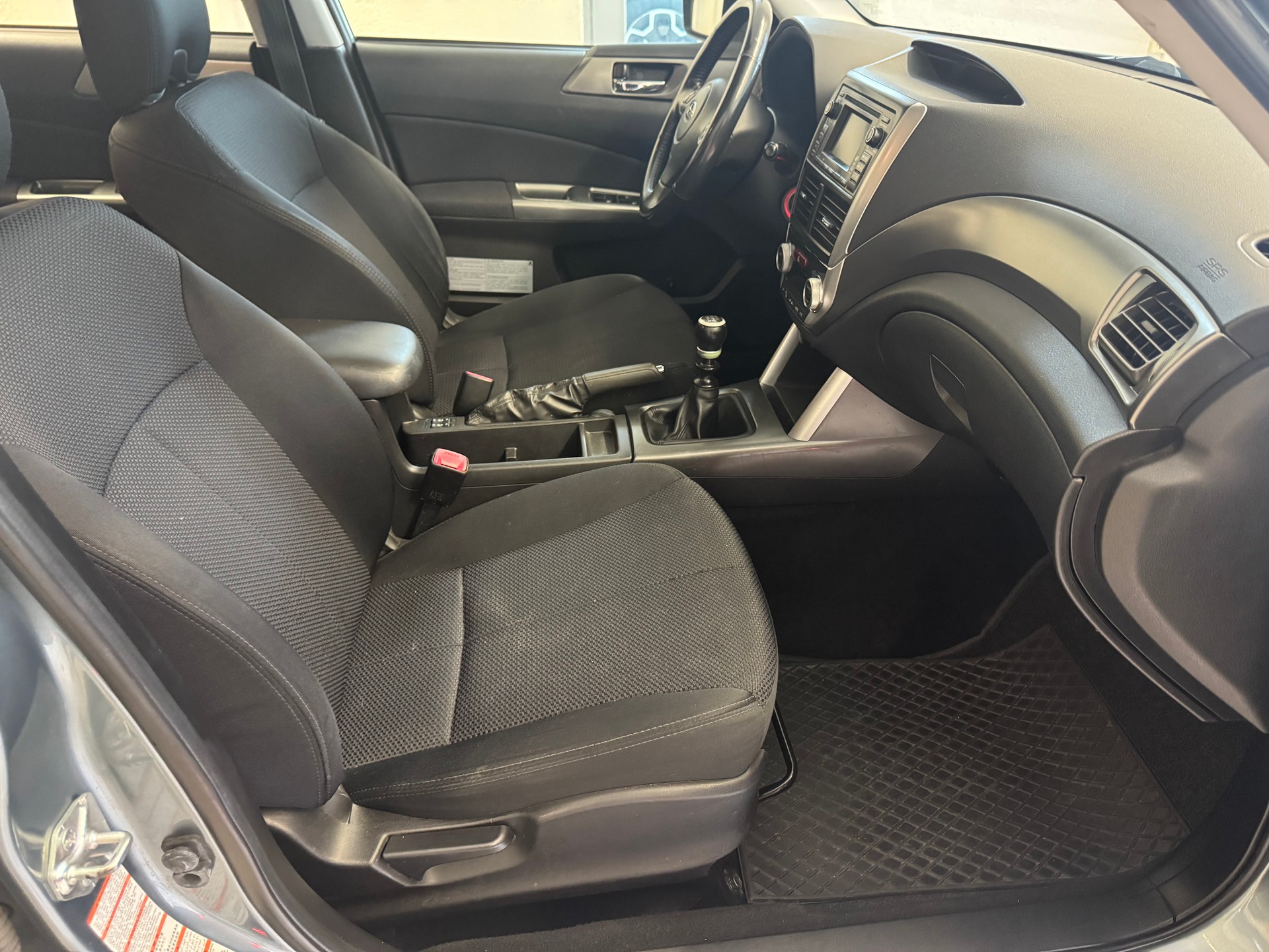 SUBARU Forester 2.0D X Swiss-image-11