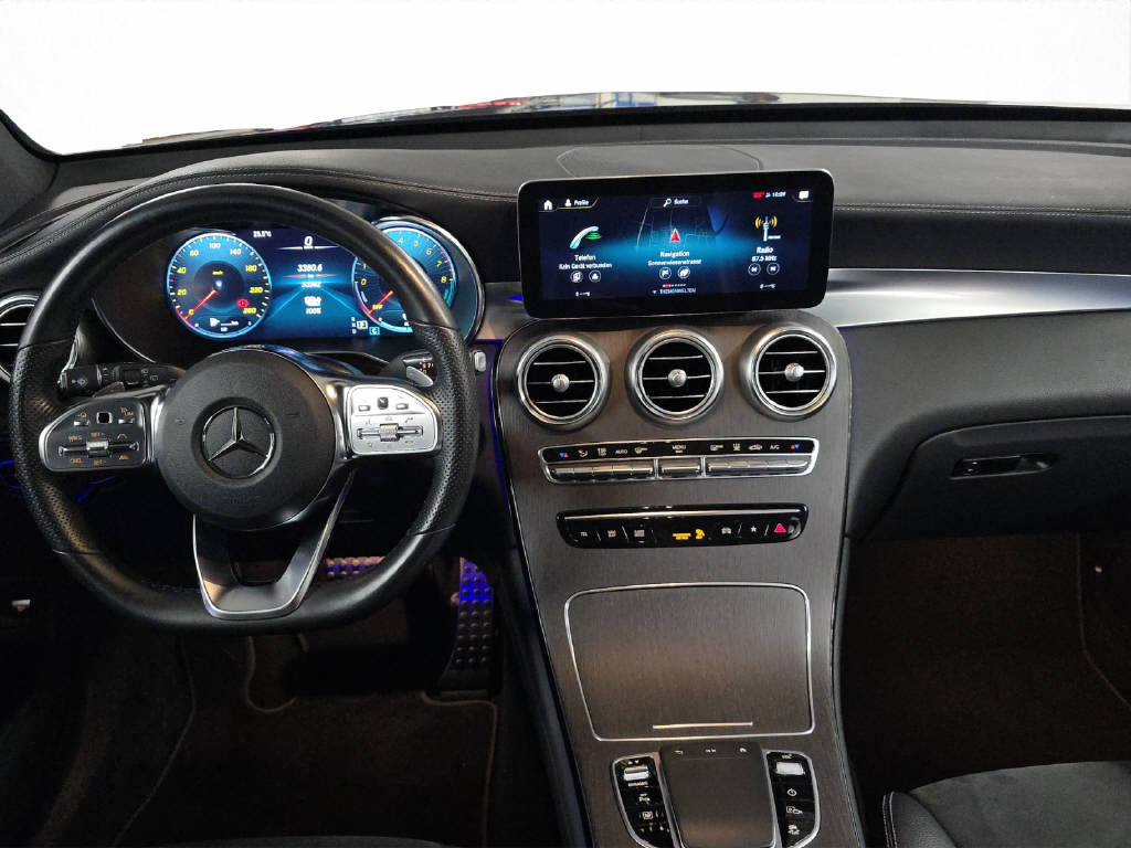 MERCEDES-BENZ GLC 300 e AMG Line 4Matic-image-13