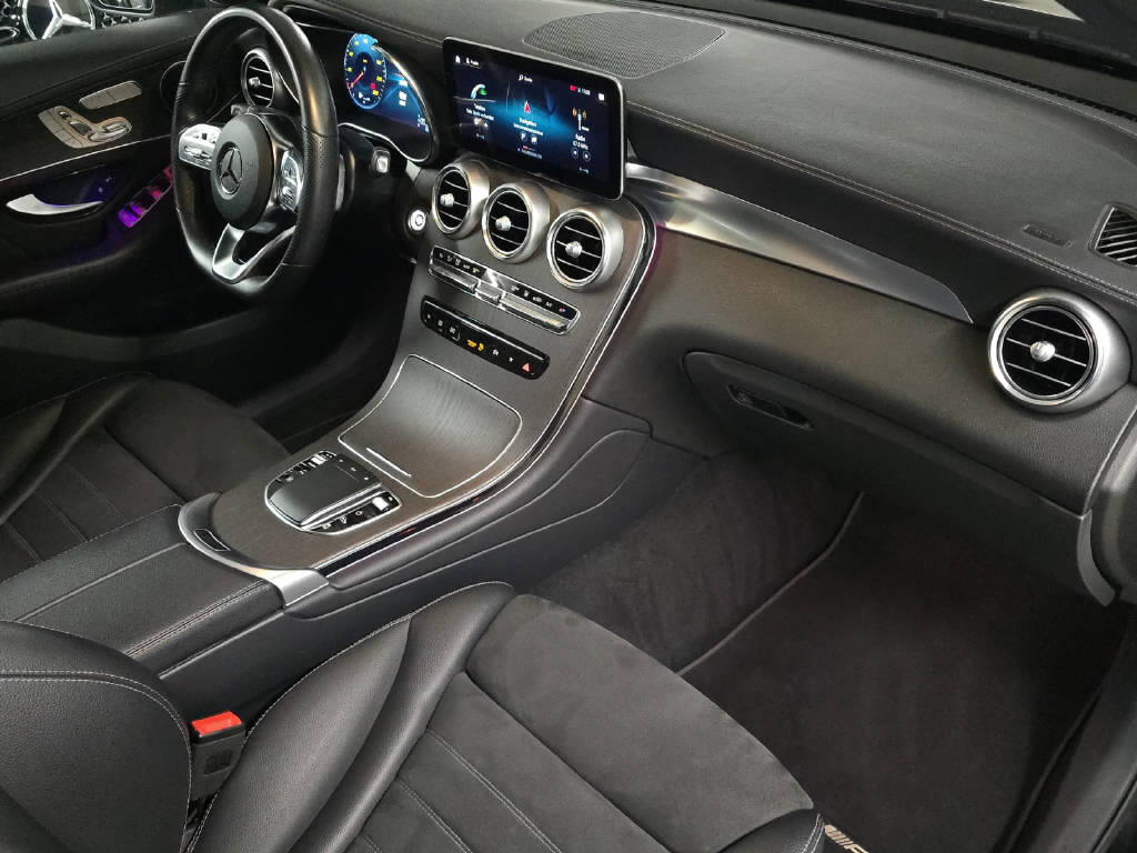 MERCEDES-BENZ GLC 300 e AMG Line 4Matic-image-10
