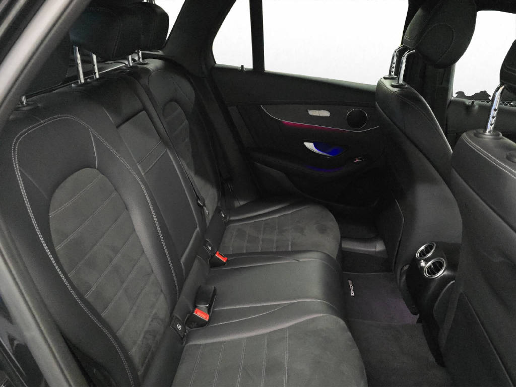 MERCEDES-BENZ GLC 300 e AMG Line 4Matic-image-12