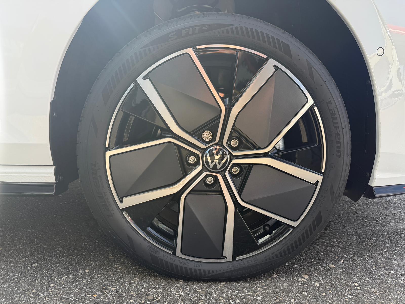VW Golf Variant 2.0 TSI R-Line DSG 4 Motion-image-9