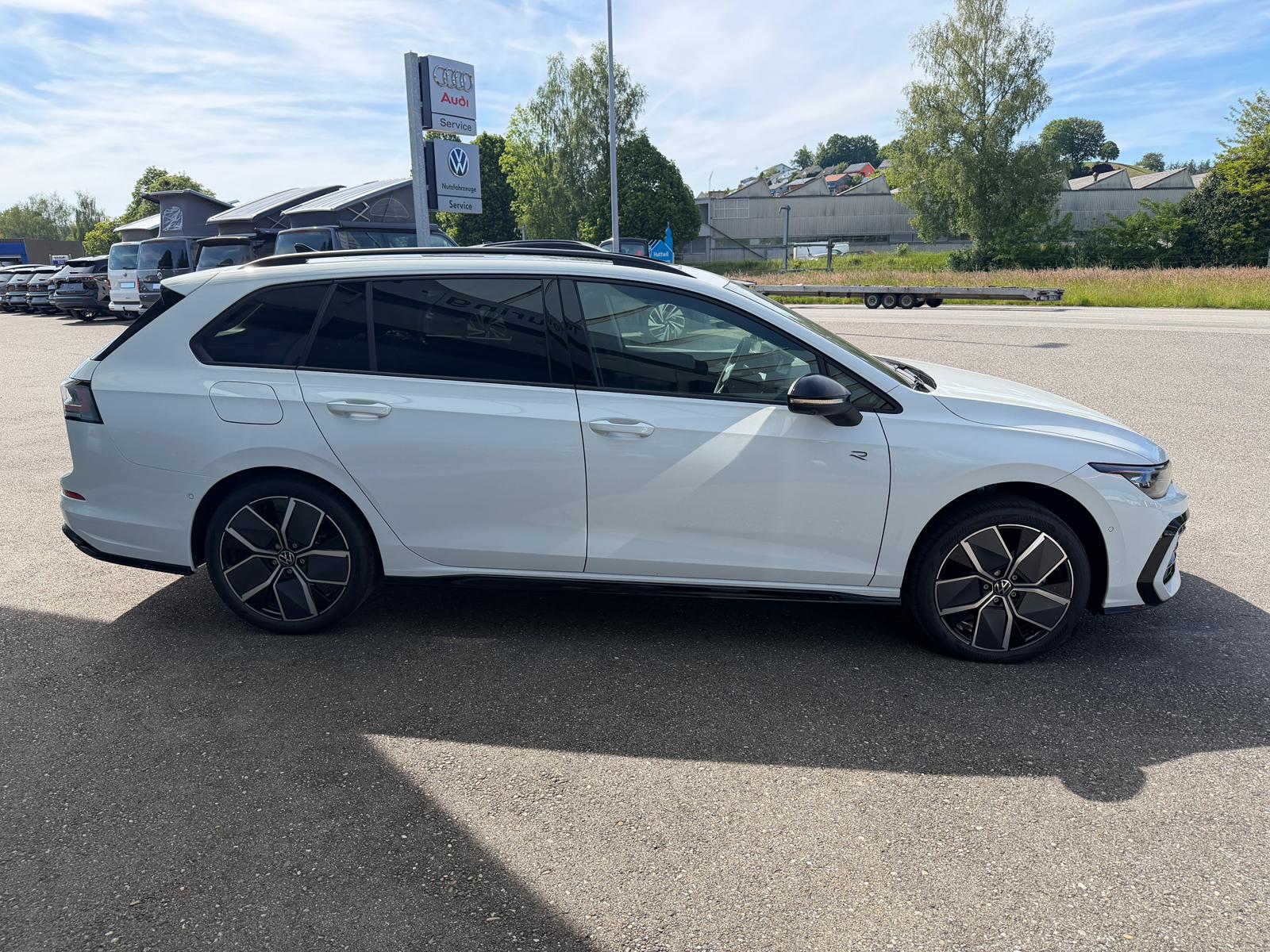 VW Golf Variant 2.0 TSI R-Line DSG 4 Motion-image-5
