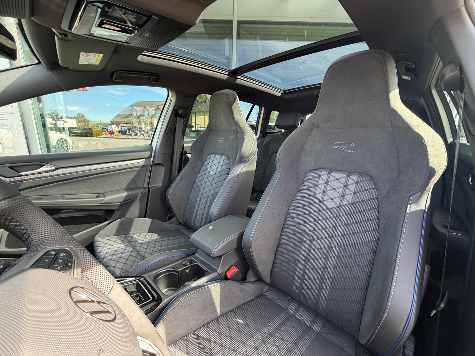 VW Golf Variant 2.0 TSI R-Line DSG 4 Motion-image-11