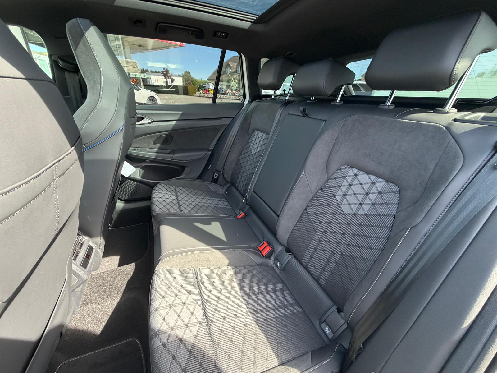 VW Golf Variant 2.0 TSI R-Line DSG 4 Motion-image-20