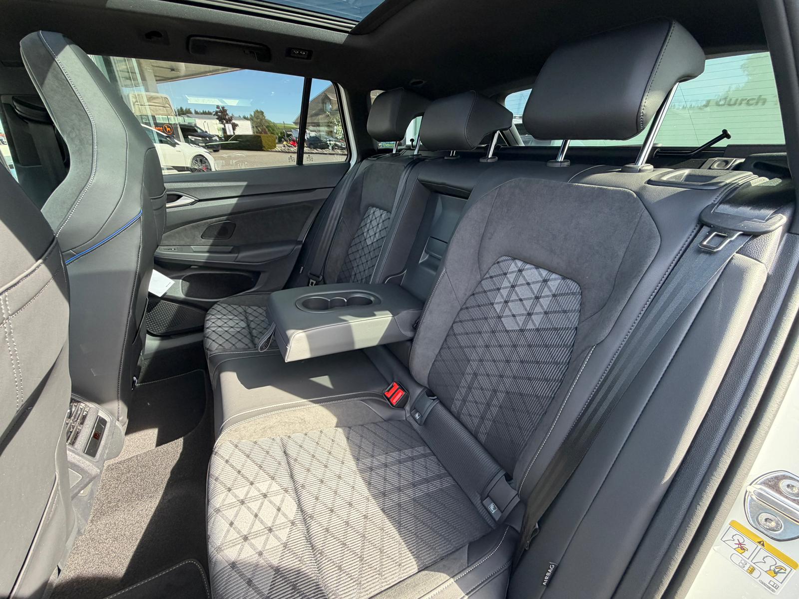 VW Golf Variant 2.0 TSI R-Line DSG 4 Motion-image-21