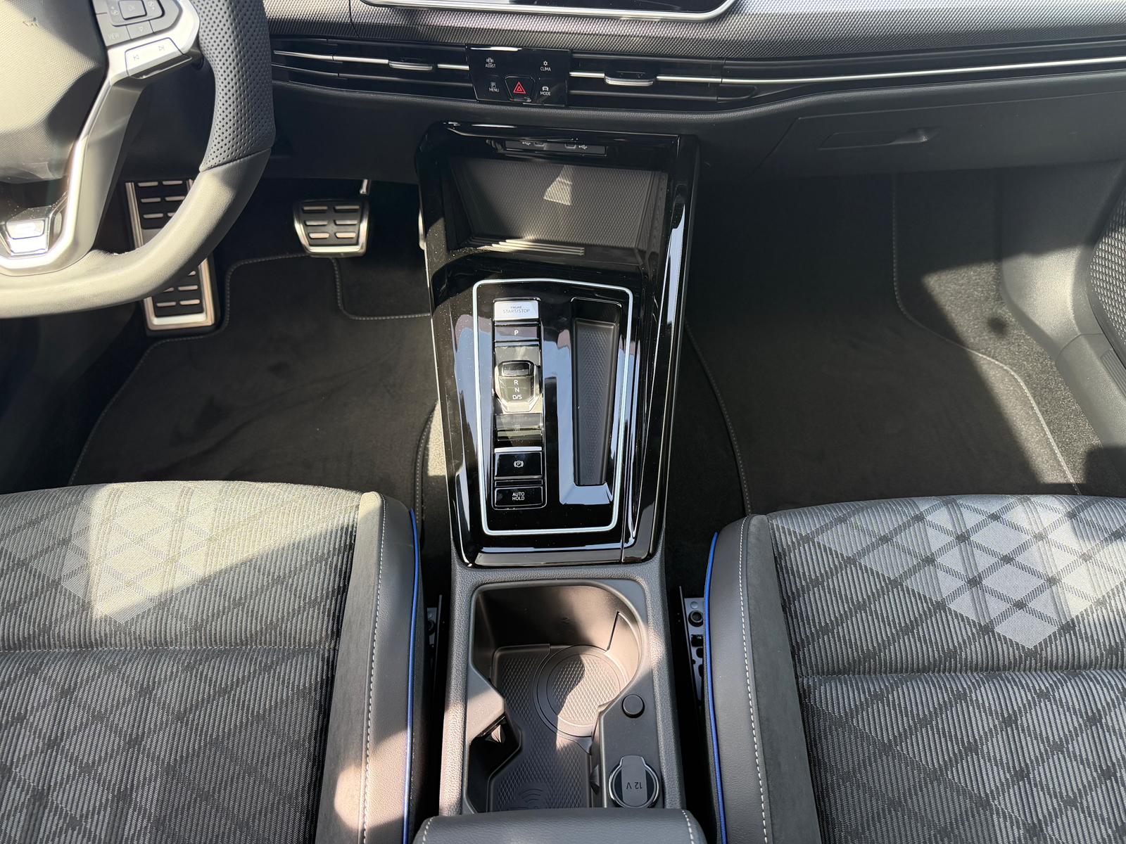 VW Golf Variant 2.0 TSI R-Line DSG 4 Motion-image-23