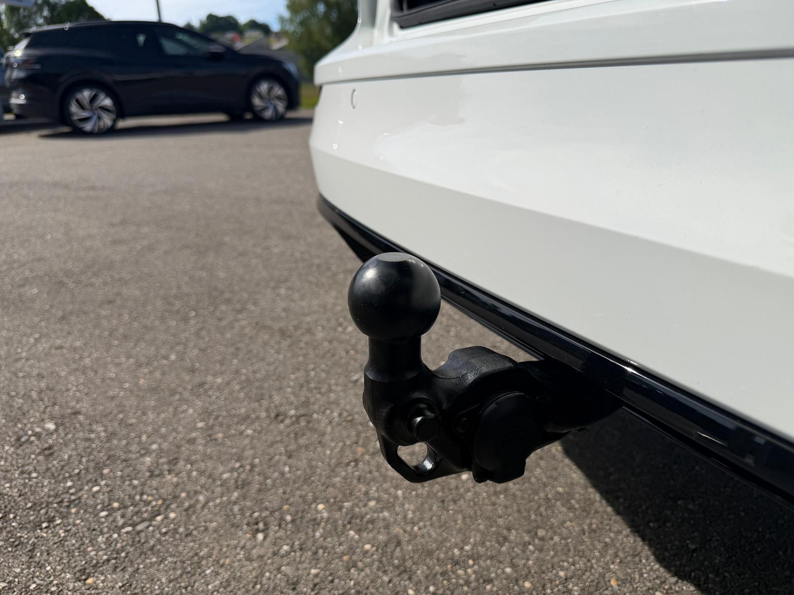 VW Golf Variant 2.0 TSI R-Line DSG 4 Motion-image-27
