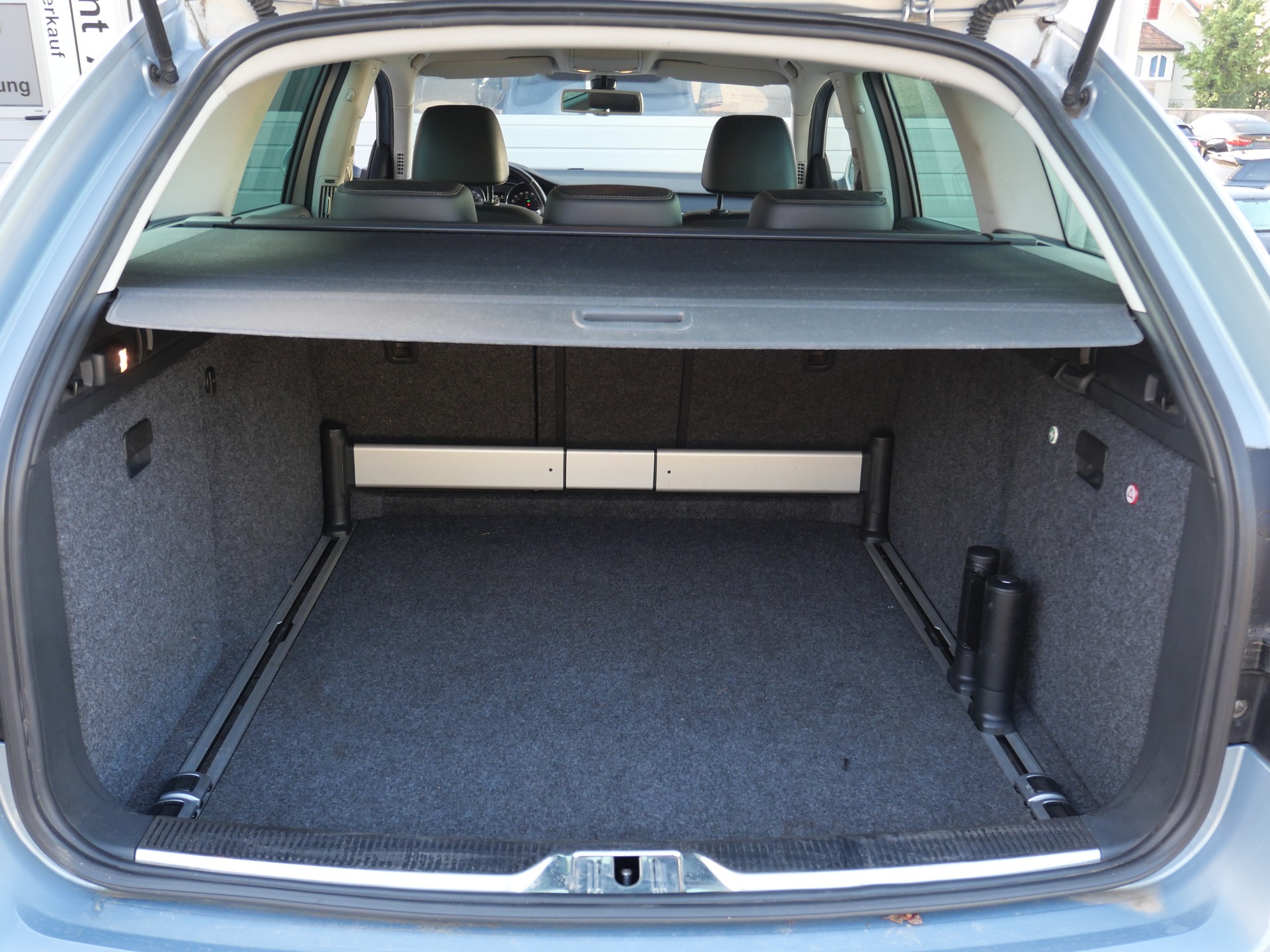 SKODA Superb Combi 2.0 TDi Ambition DSG *MFK-09.26*-image-6