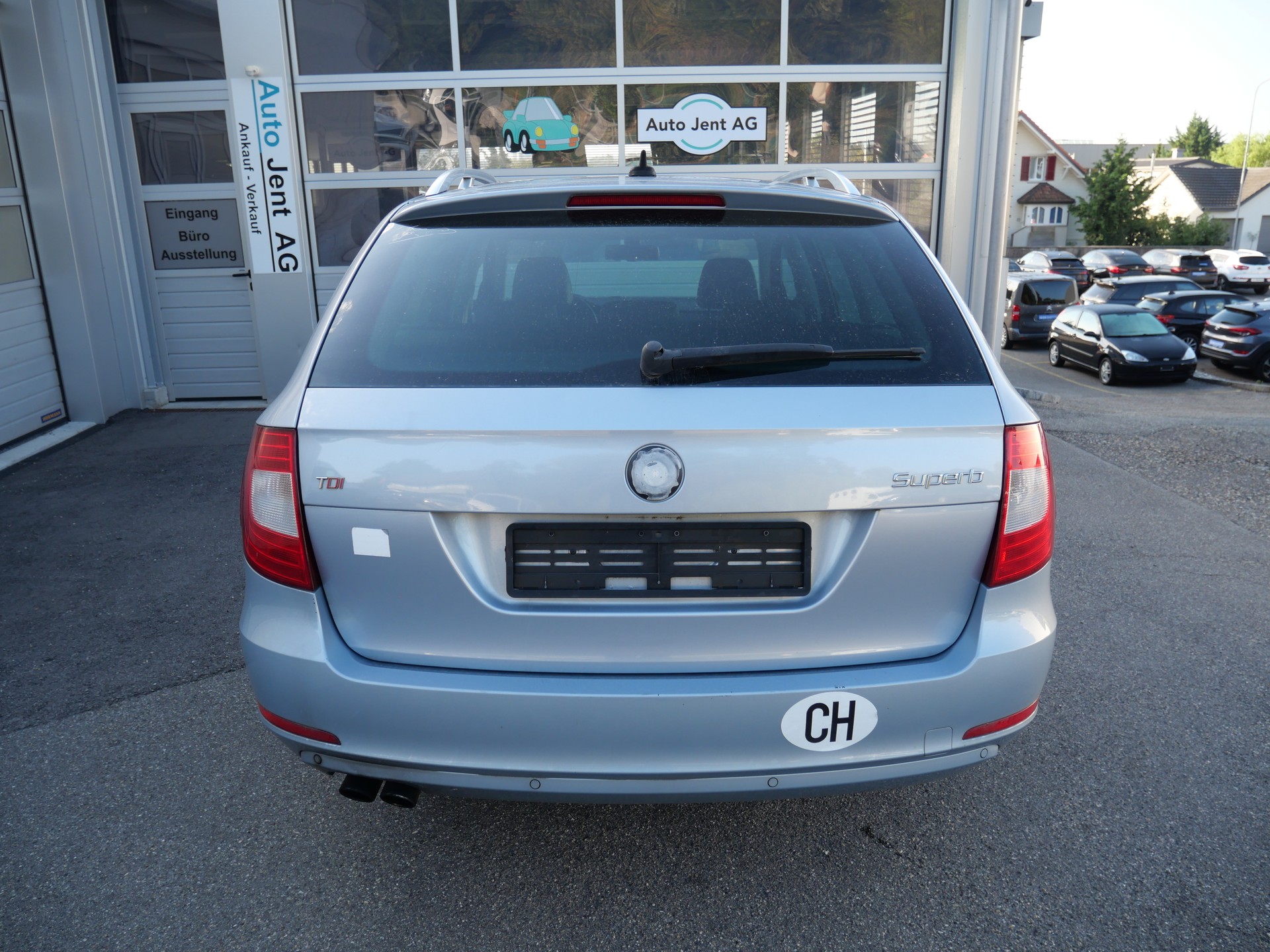 SKODA Superb Combi 2.0 TDi Ambition DSG *MFK-09.26*-image-5