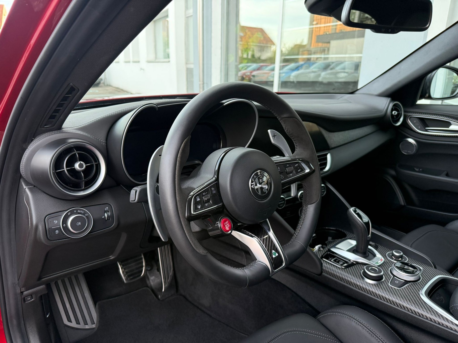ALFA ROMEO Giulia 2.9 V6 Quadrifoglio 520PS "Rosso Etan+Akrapovic"-image-8