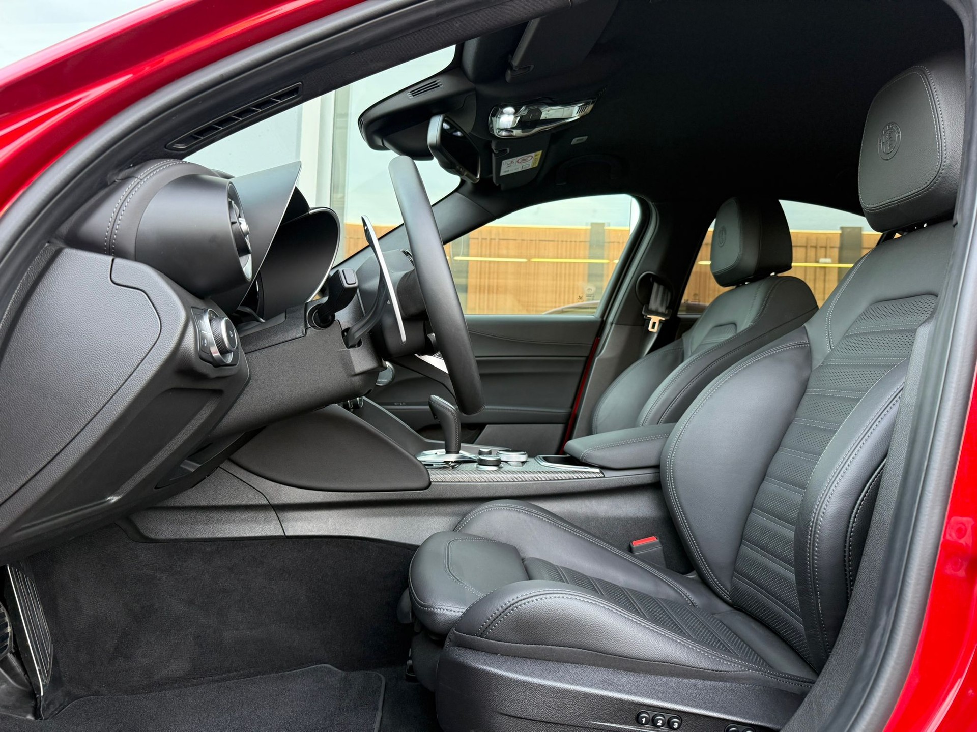 ALFA ROMEO Giulia 2.9 V6 Quadrifoglio 520PS "Rosso Etan+Akrapovic"-image-9