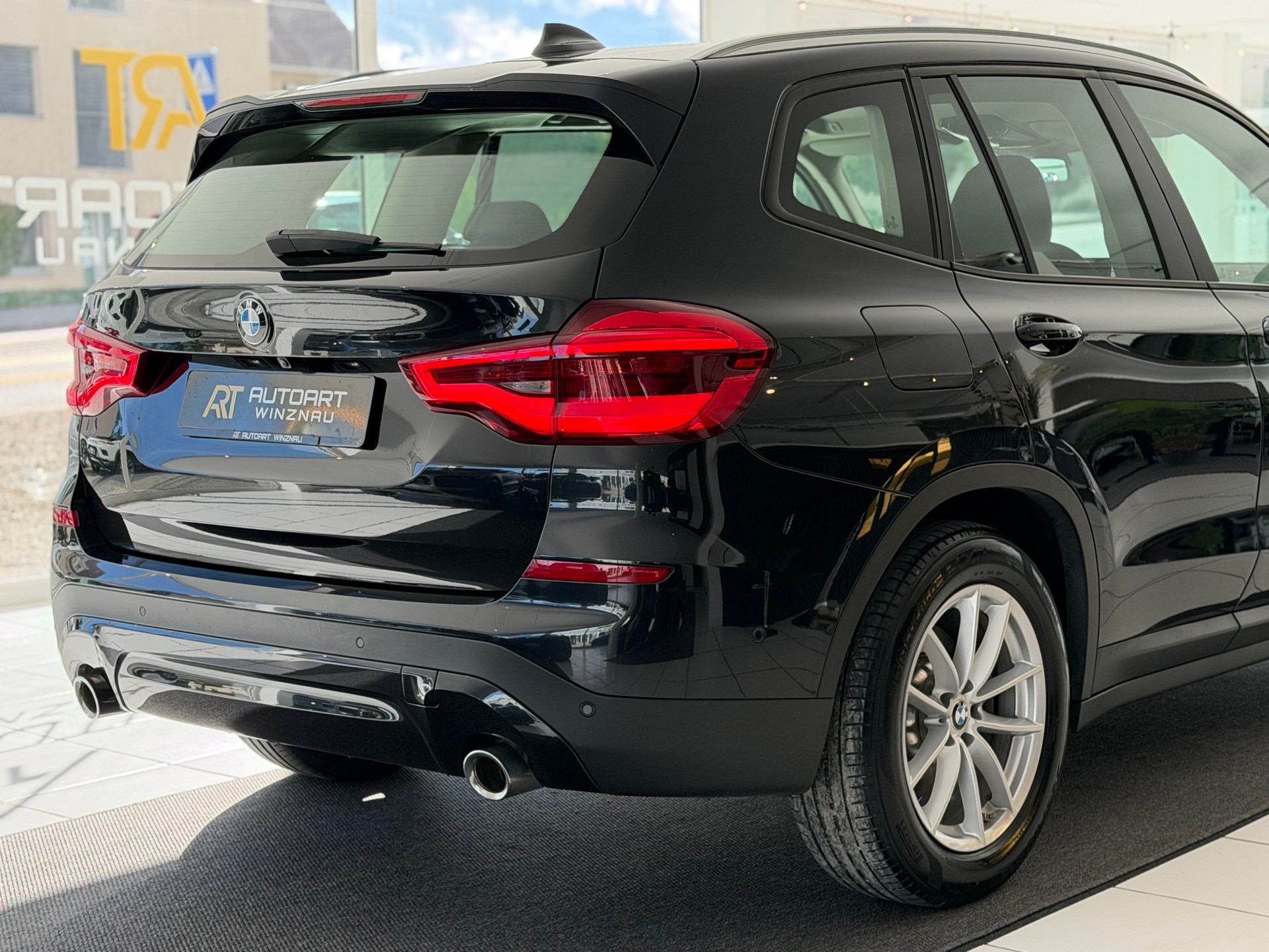 BMW X3 xDrive 20d Steptronic**AHK.**-image-6