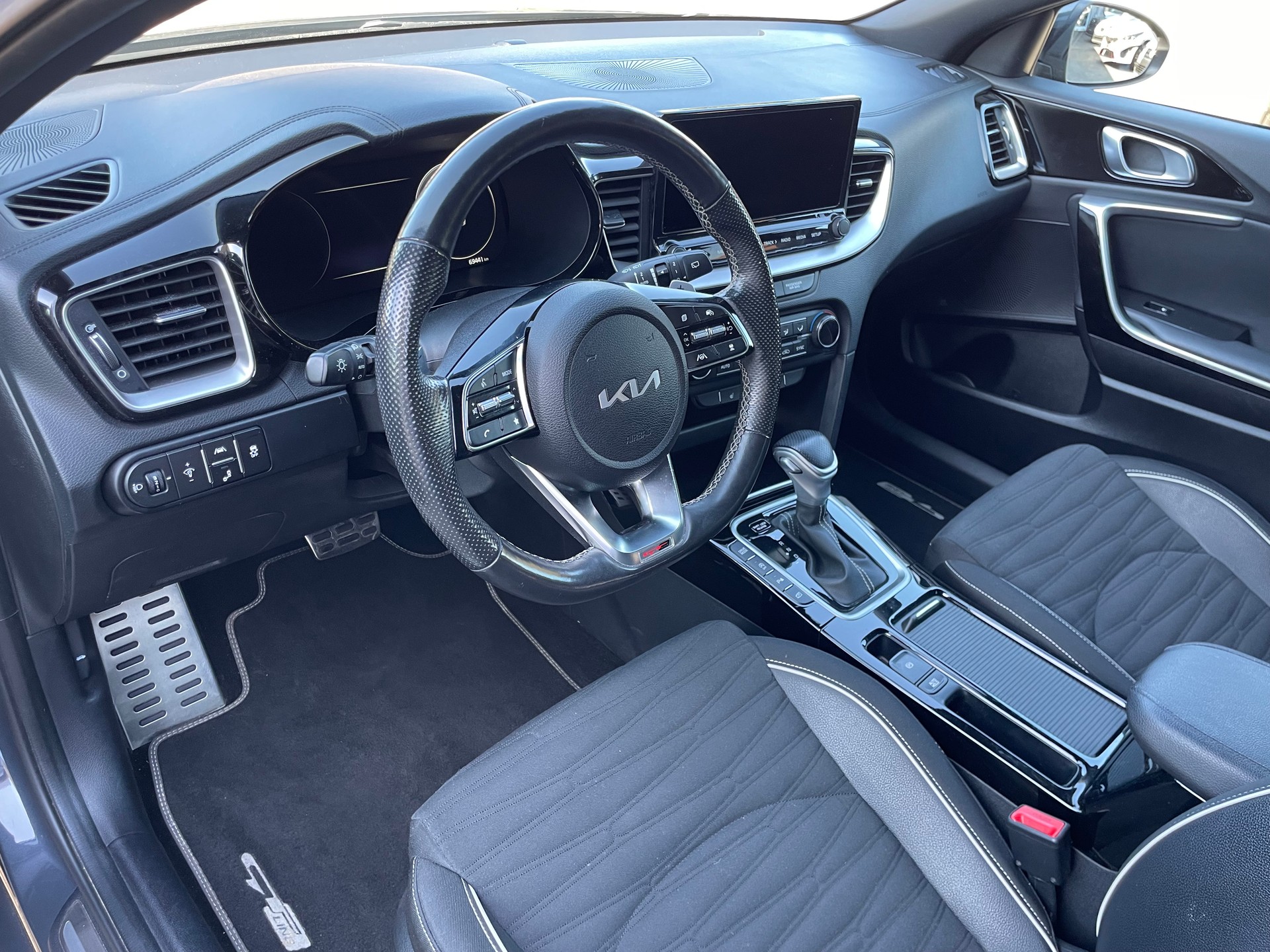 KIA Ceed Sportswagon 1.5 T-GDi MHEV GT Line DCT-image-8