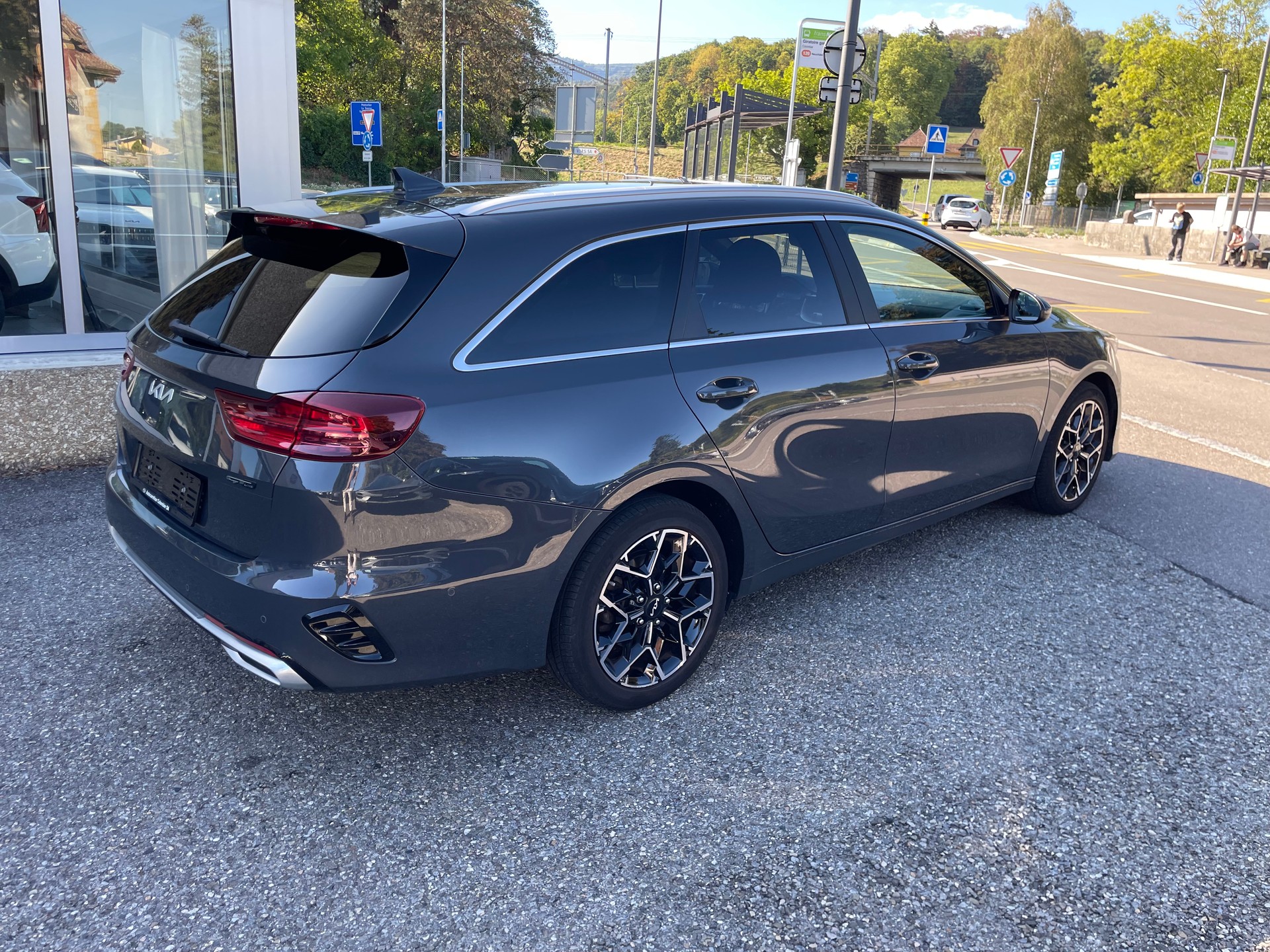 KIA Ceed Sportswagon 1.5 T-GDi MHEV GT Line DCT-image-2