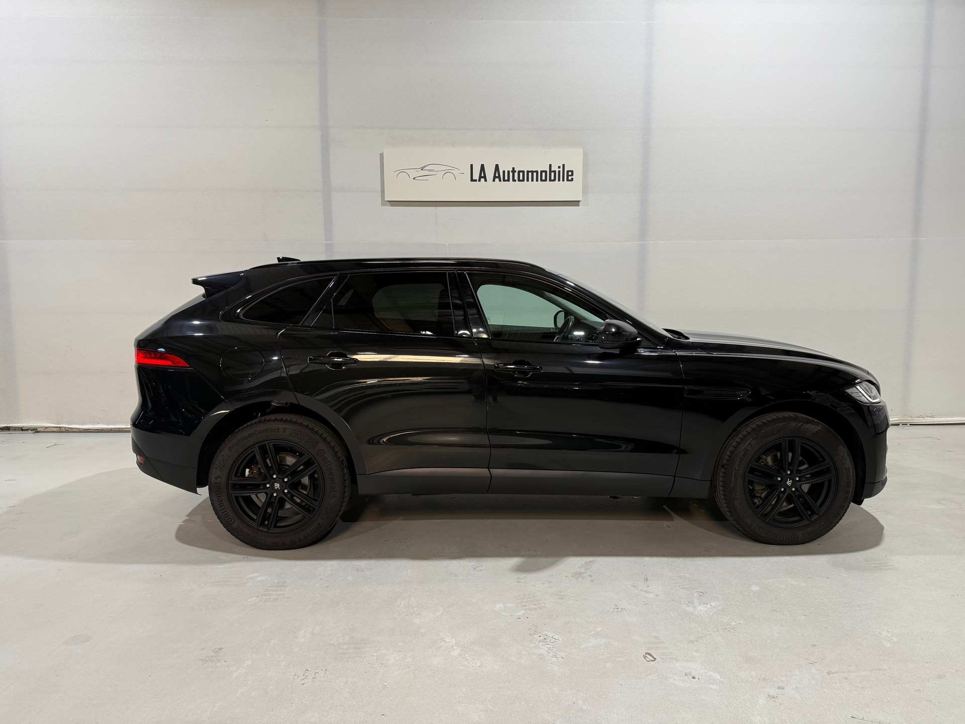 JAGUAR F-Pace 25t 2.0 Pure AWD Automatik CH-Fahrzeug-image-6