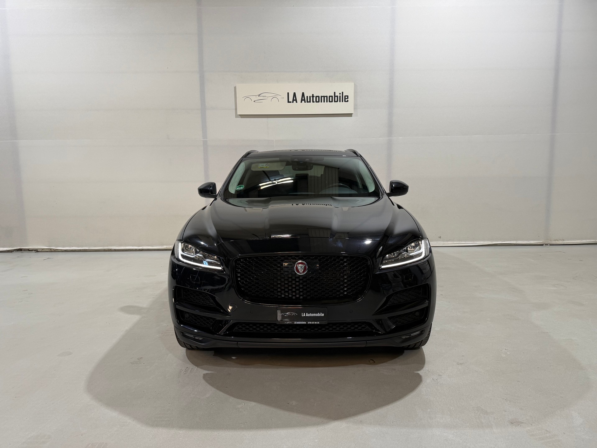 JAGUAR F-Pace 25t 2.0 Pure AWD Automatik CH-Fahrzeug-image-3