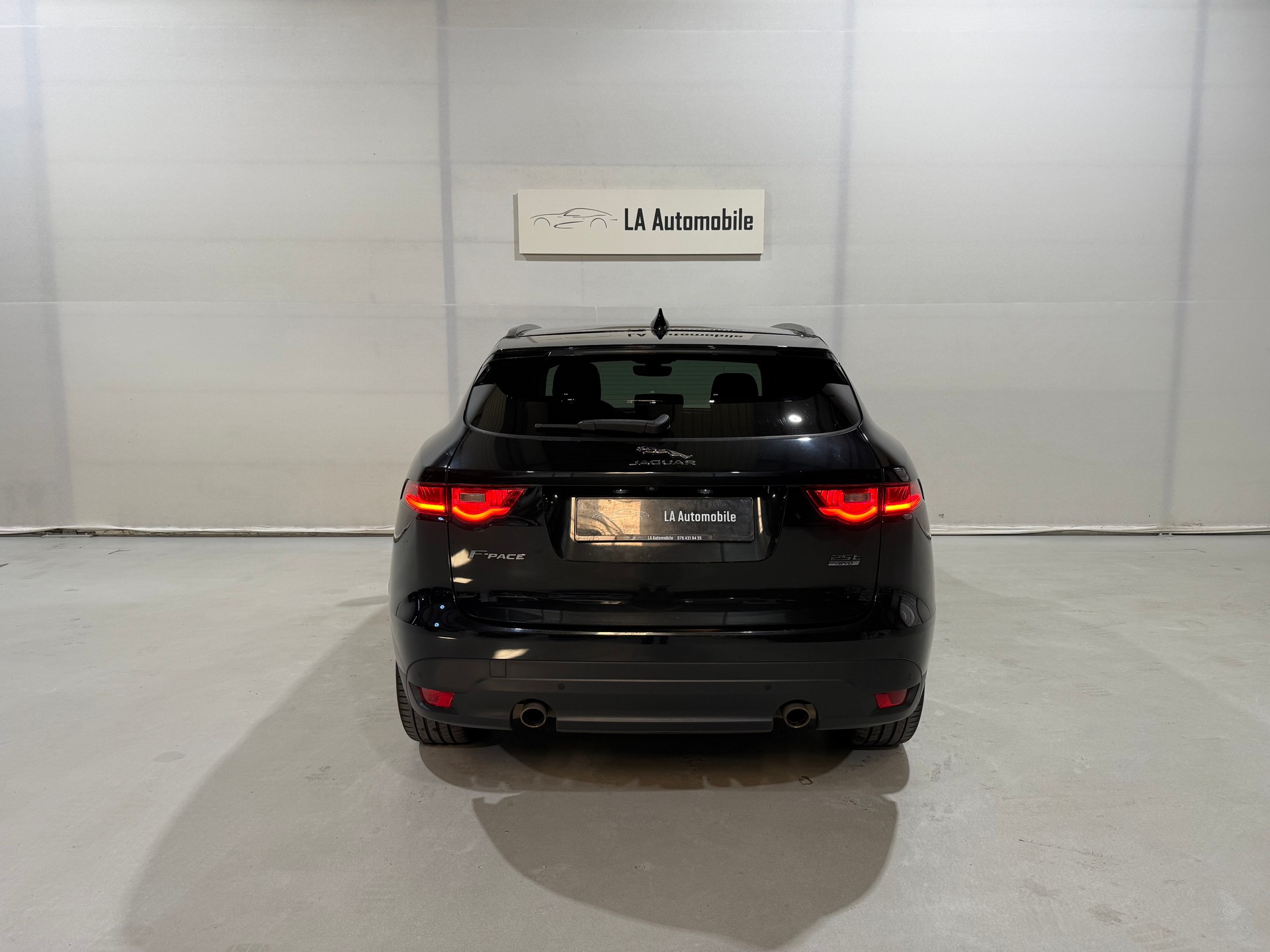 JAGUAR F-Pace 25t 2.0 Pure AWD Automatik CH-Fahrzeug-image-7