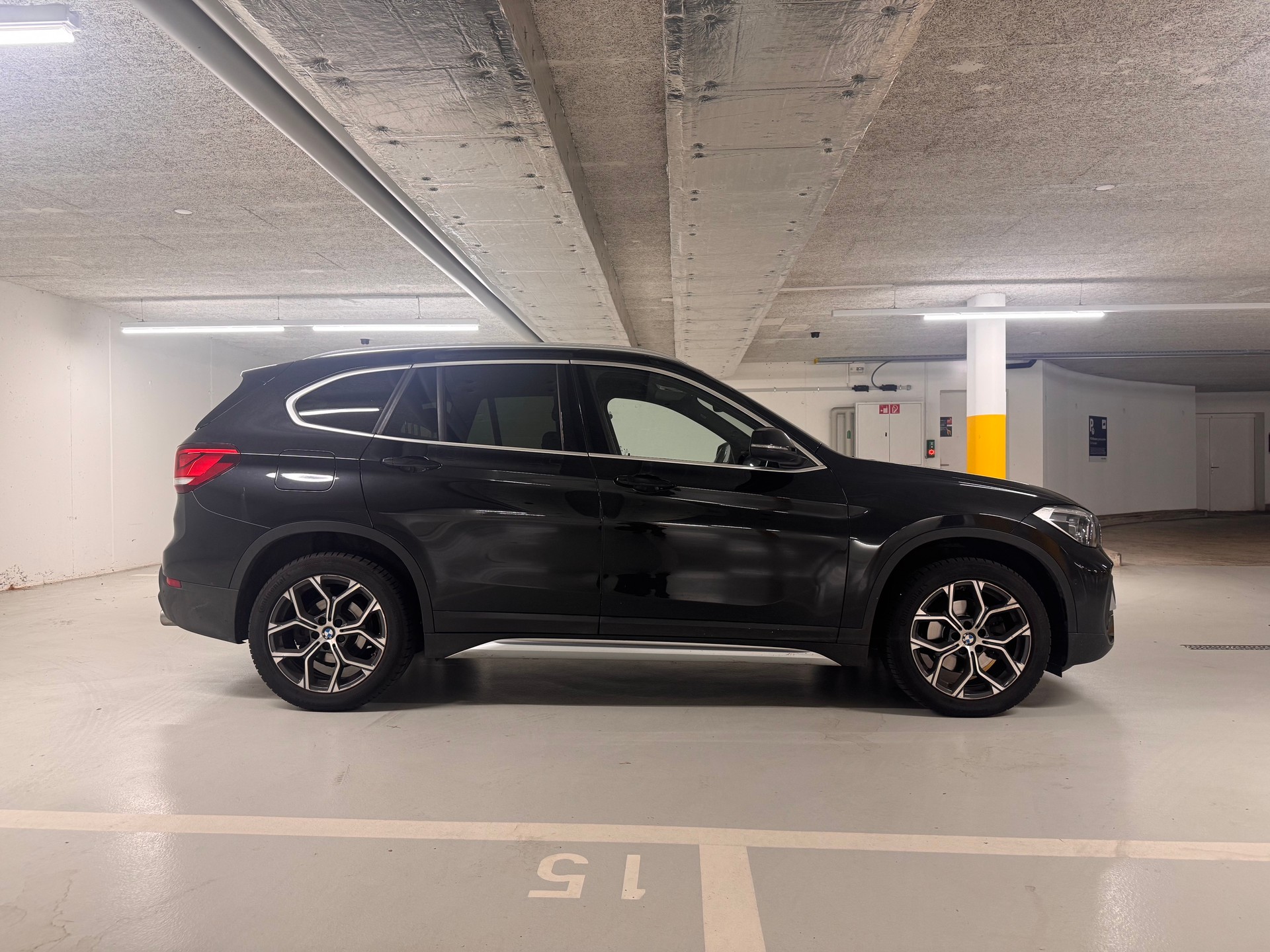 BMW 18d sDrive-image-1