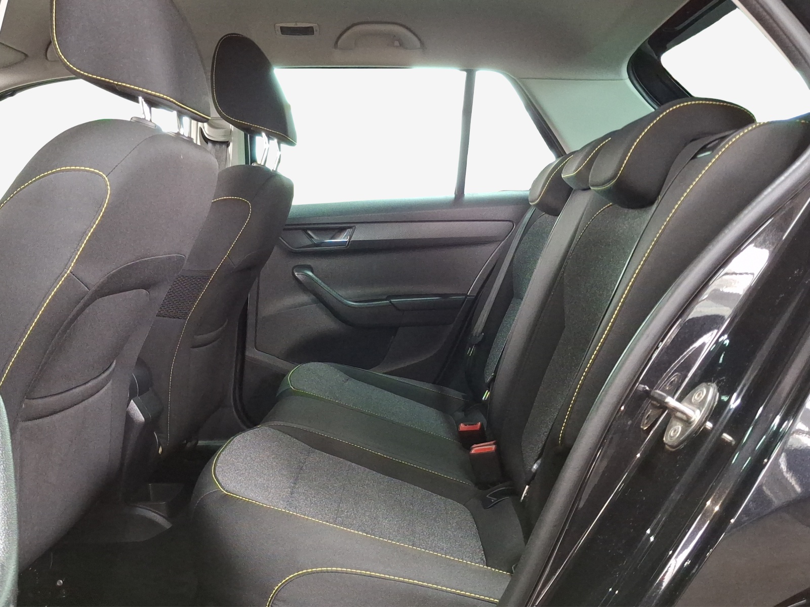 SKODA Fabia 1.0 TSI Ambition-image-11