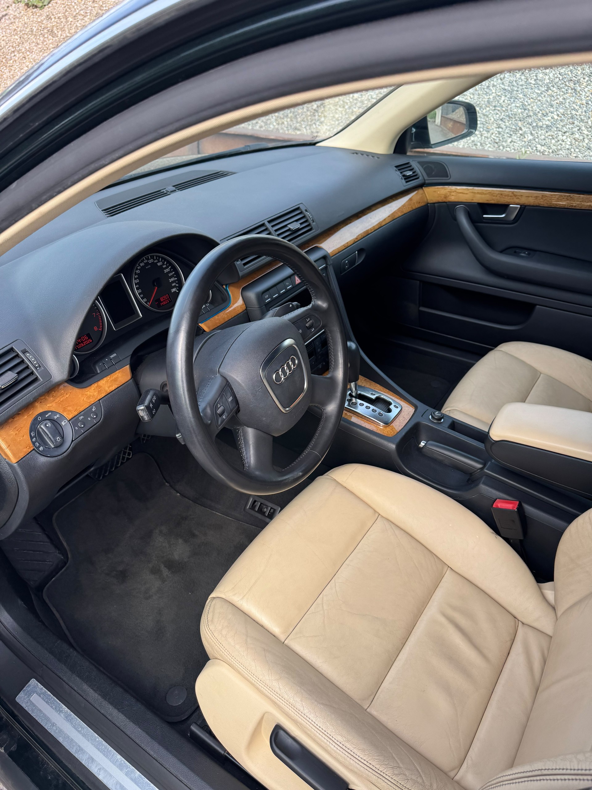 AUDI A4 Limousine 3.2 FSI mit Frisch MFK 17.09.26-image-10