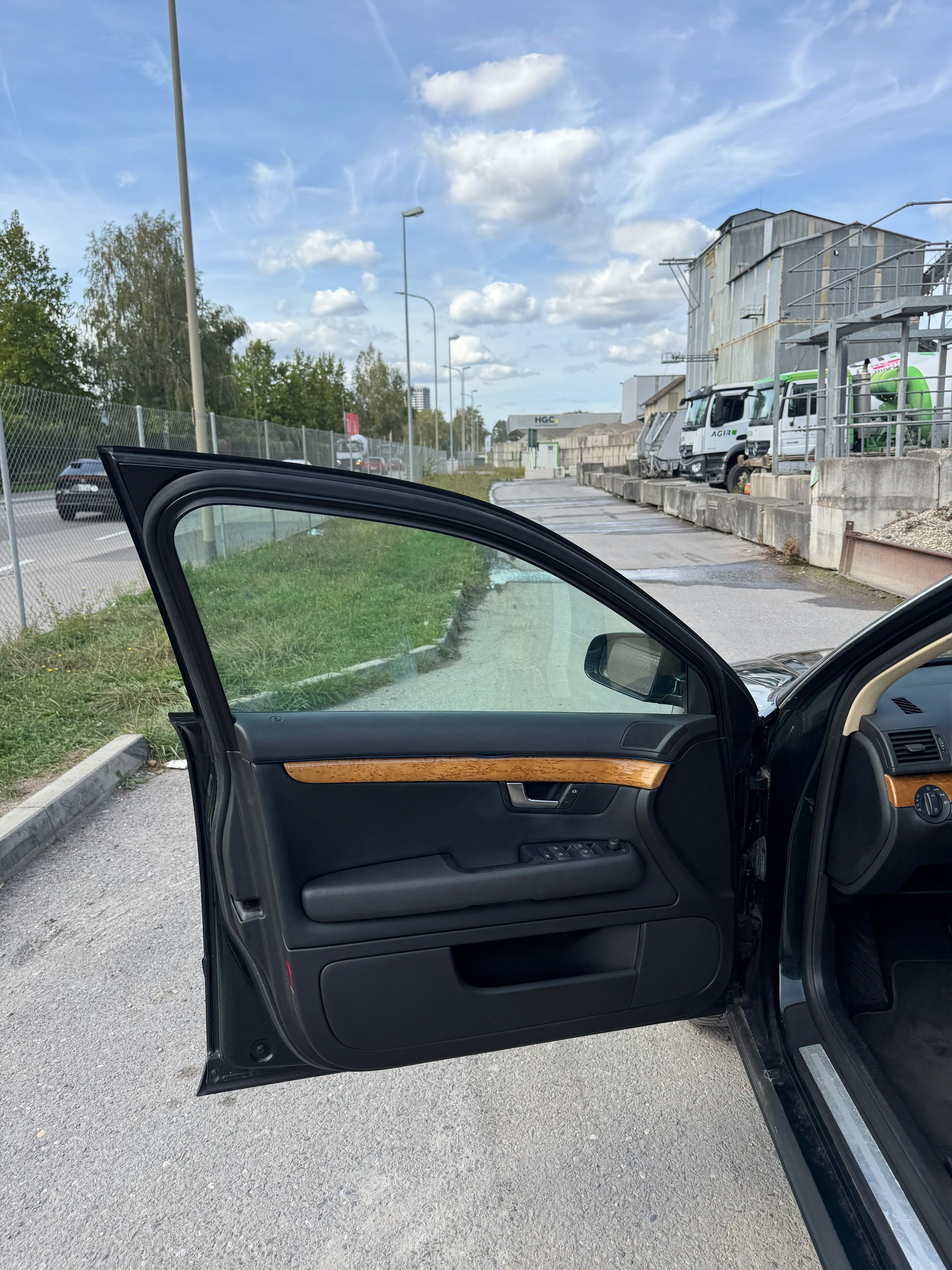AUDI A4 Limousine 3.2 FSI mit Frisch MFK 17.09.26-image-15