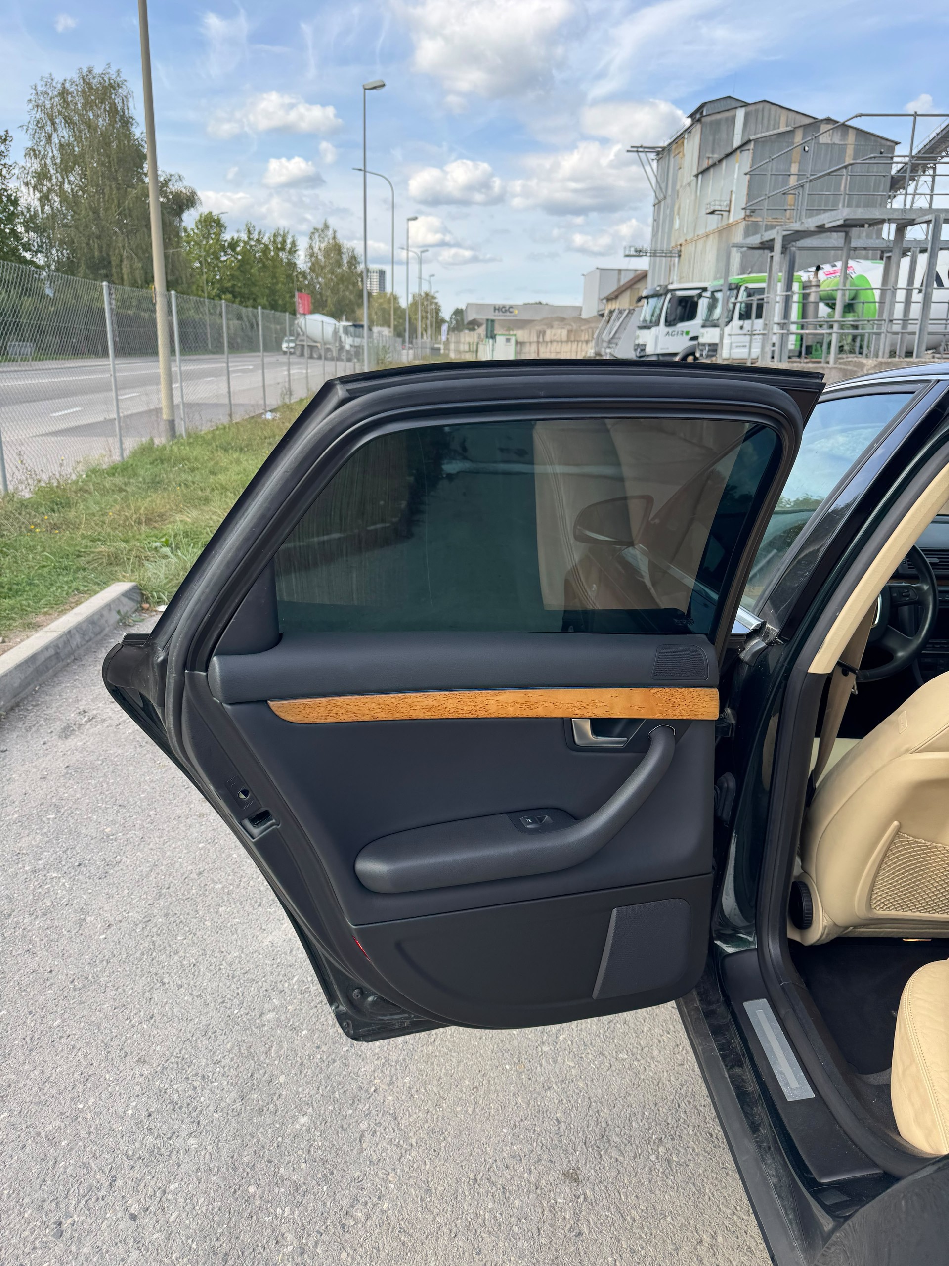 AUDI A4 Limousine 3.2 FSI mit Frisch MFK 17.09.26-image-13