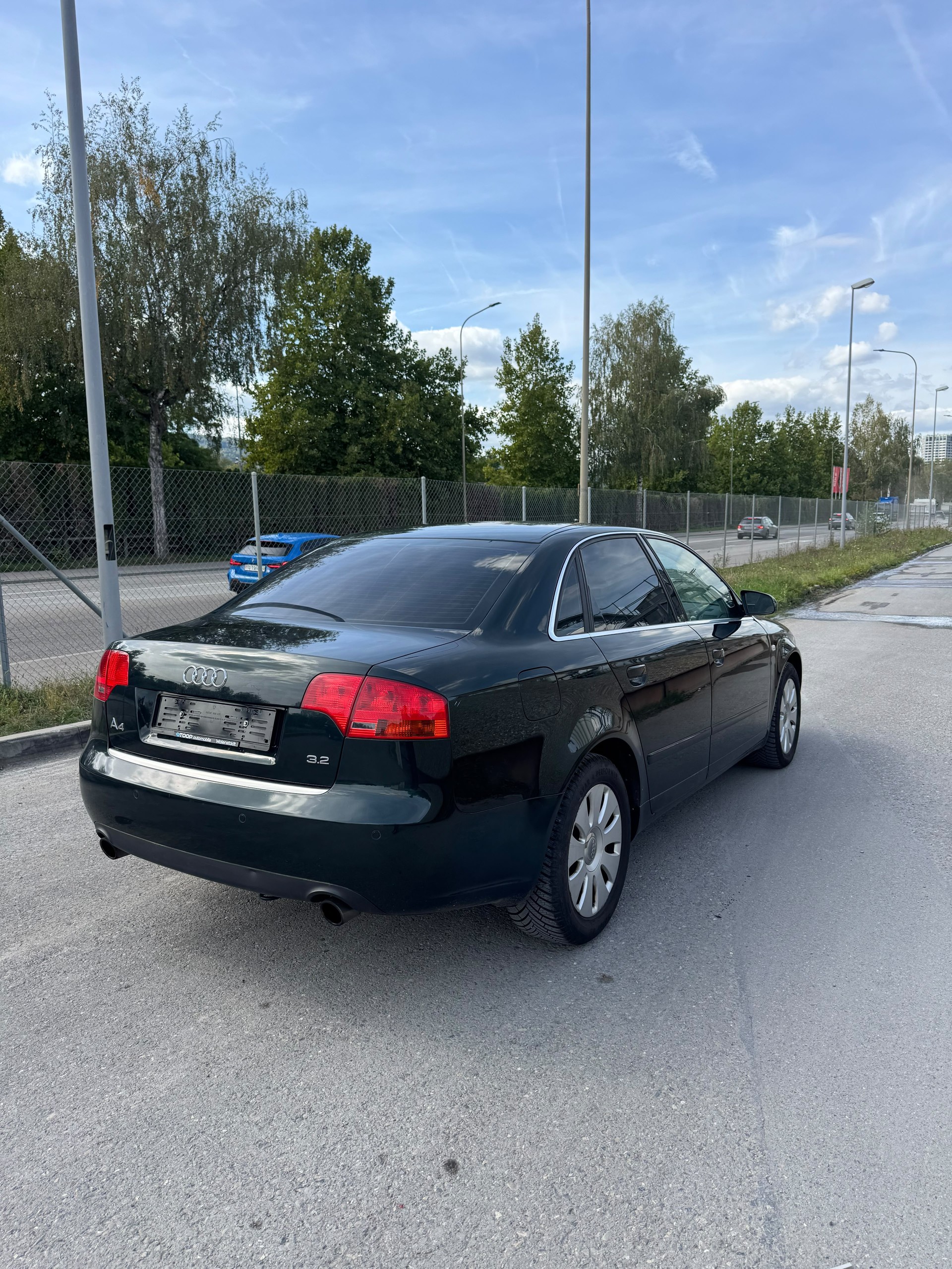 AUDI A4 Limousine 3.2 FSI mit Frisch MFK 17.09.26-image-3