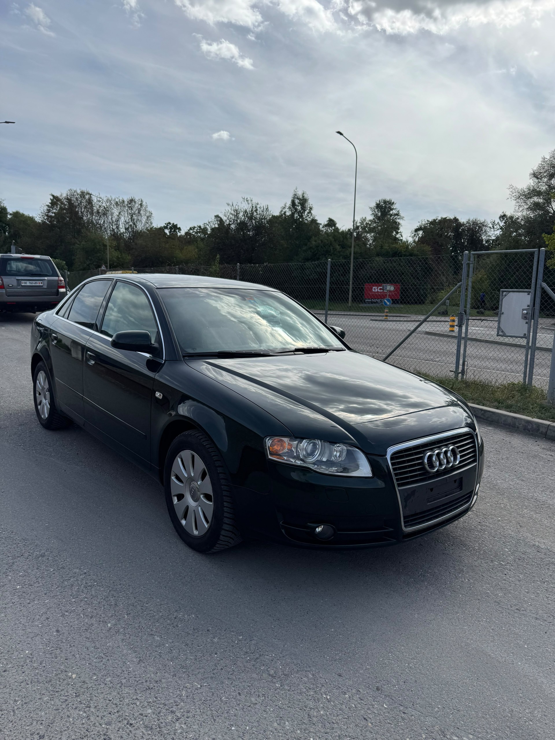 AUDI A4 Limousine 3.2 FSI mit Frisch MFK 17.09.26-image-0
