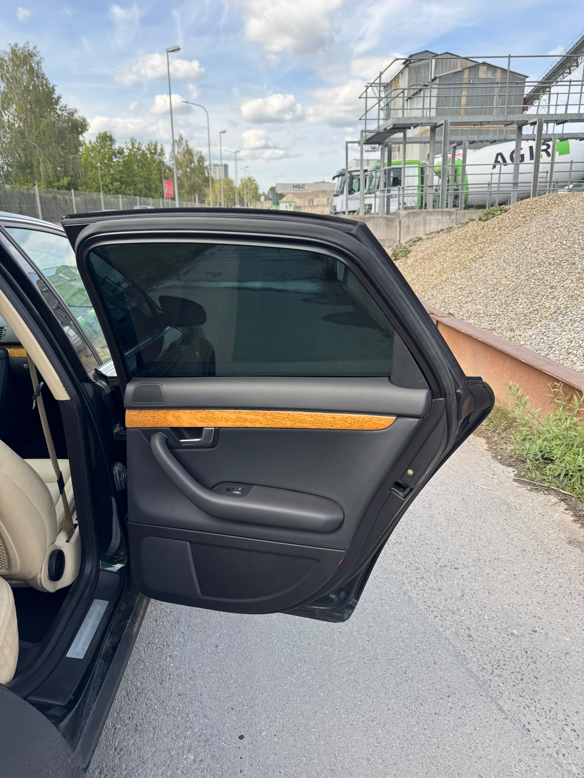 AUDI A4 Limousine 3.2 FSI mit Frisch MFK 17.09.26-image-14