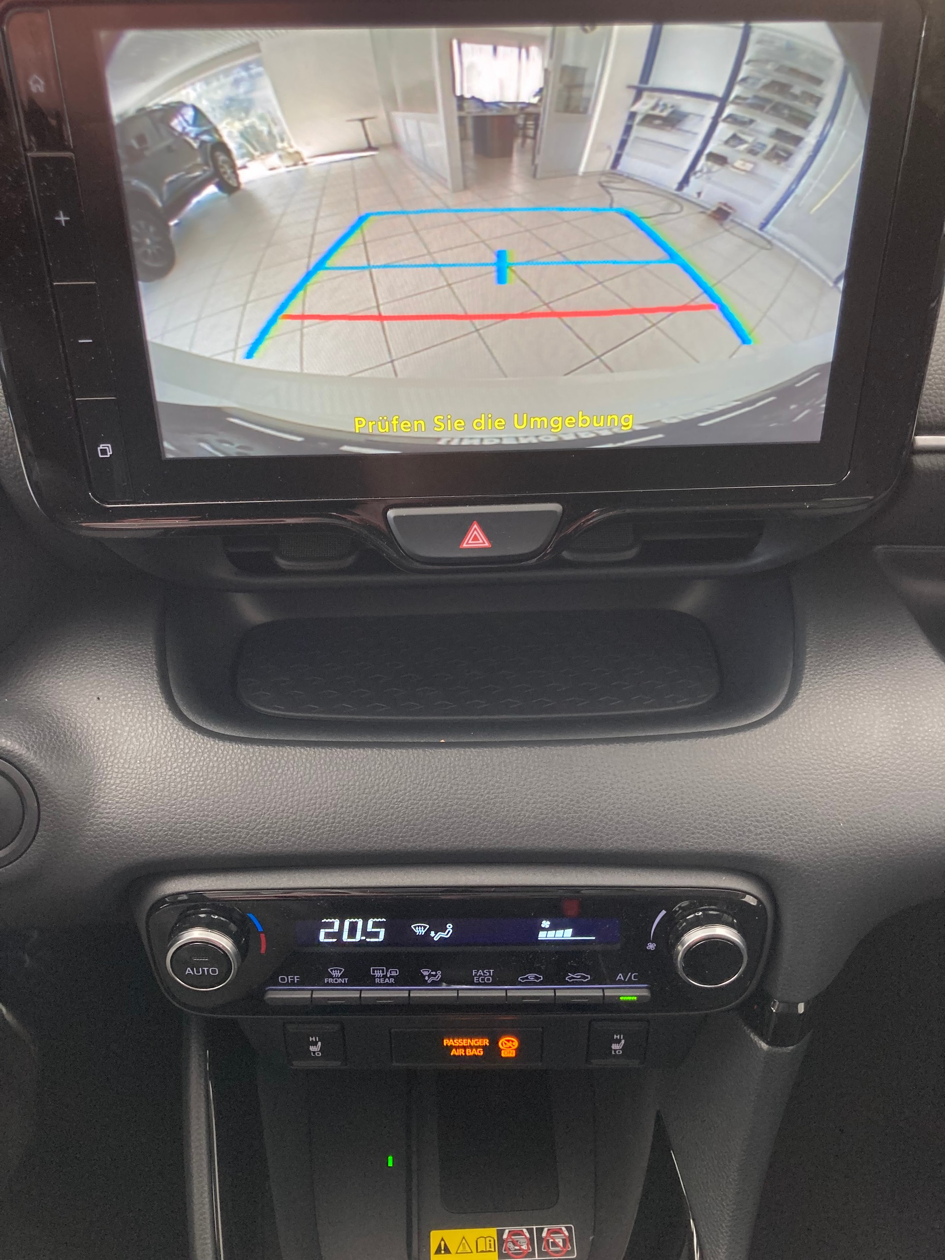 TOYOTA Yaris 1.5 Trend e-CVT-image-11